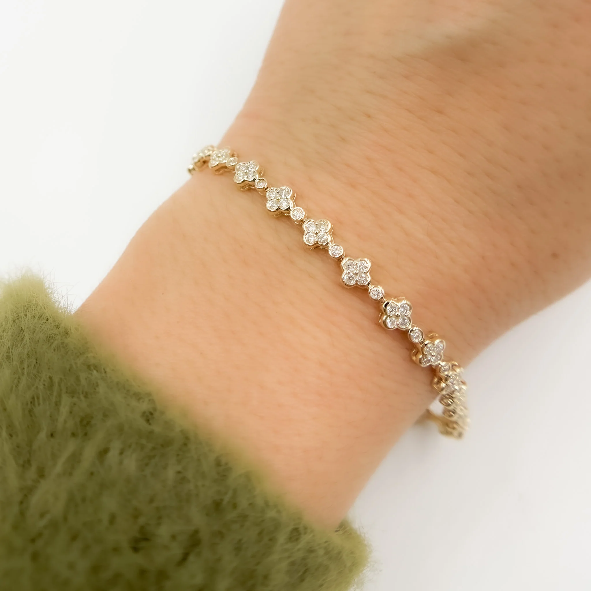 BFN61010. 14K Solid Gold Diamond Bracelet - Image 4