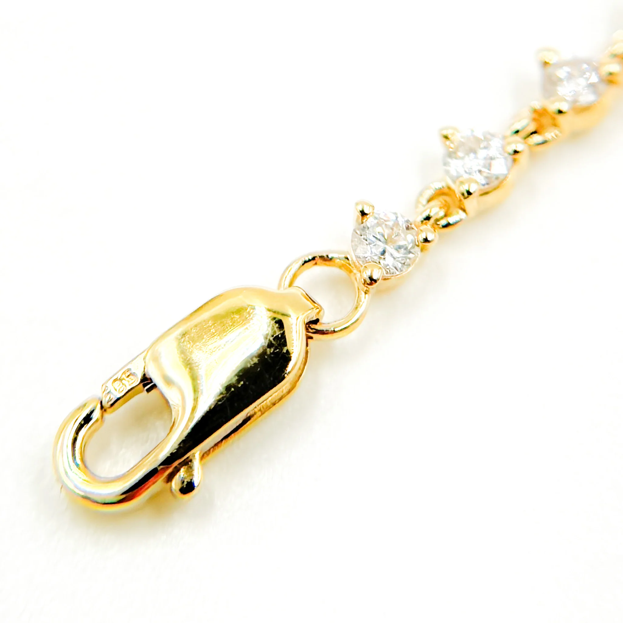 BFN61167. 14K Solid Gold Diamond Bracelet - Image 4