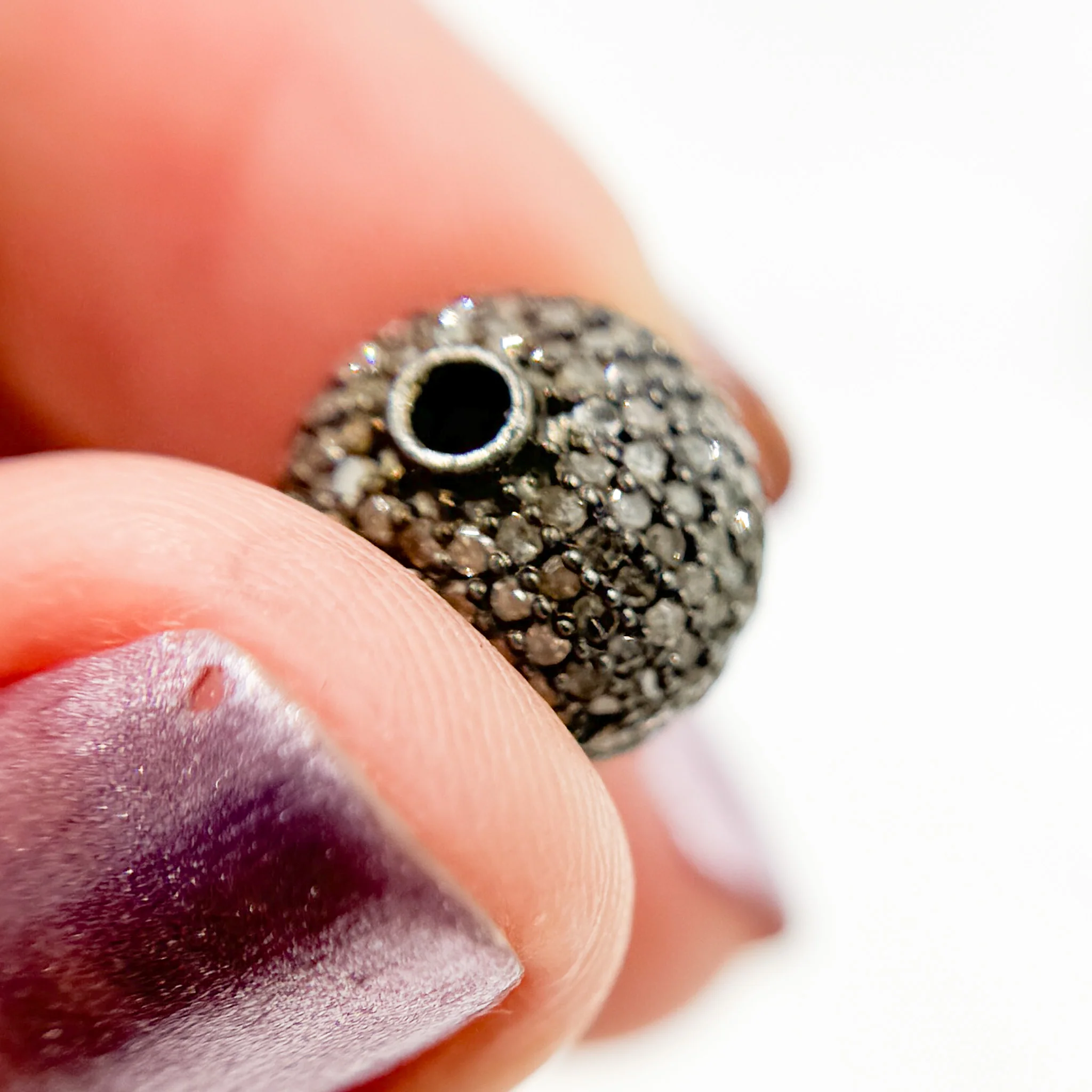 DC813. Black Rhodium 925 Sterling Silver Round Bead - Image 3