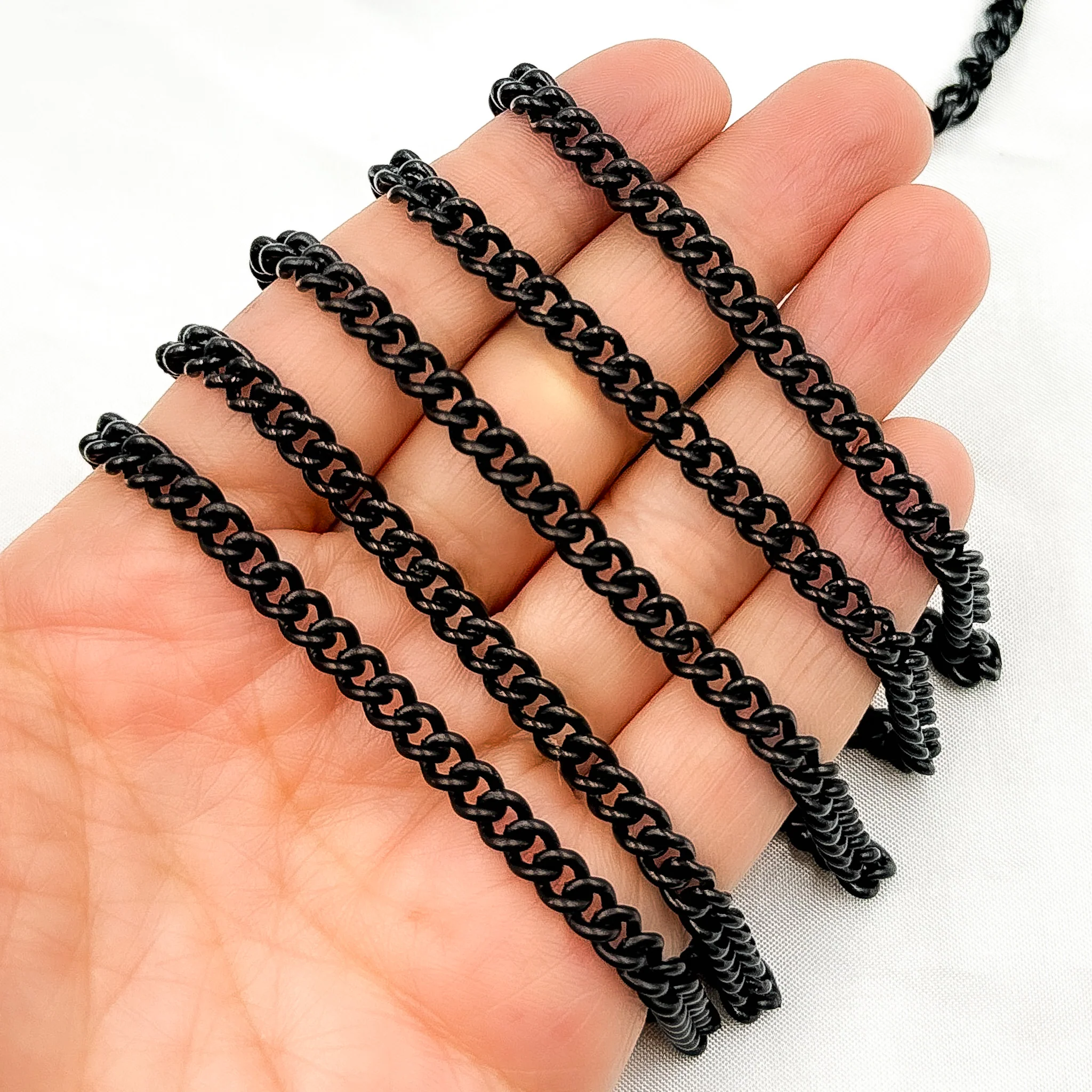 V122BRM. Black Rhodium Matt Sterling Silver Smooth Curb Chain - Image 2