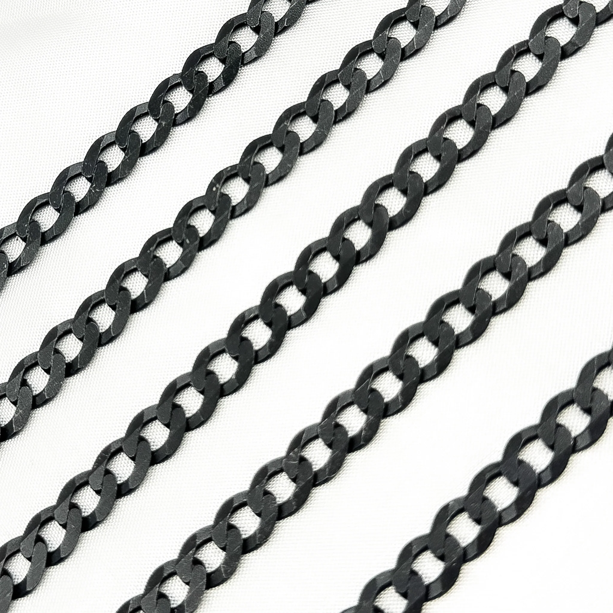 V77BRM. Black Rhodium Matt Sterling Silver Flat Curb Chain - Image 2