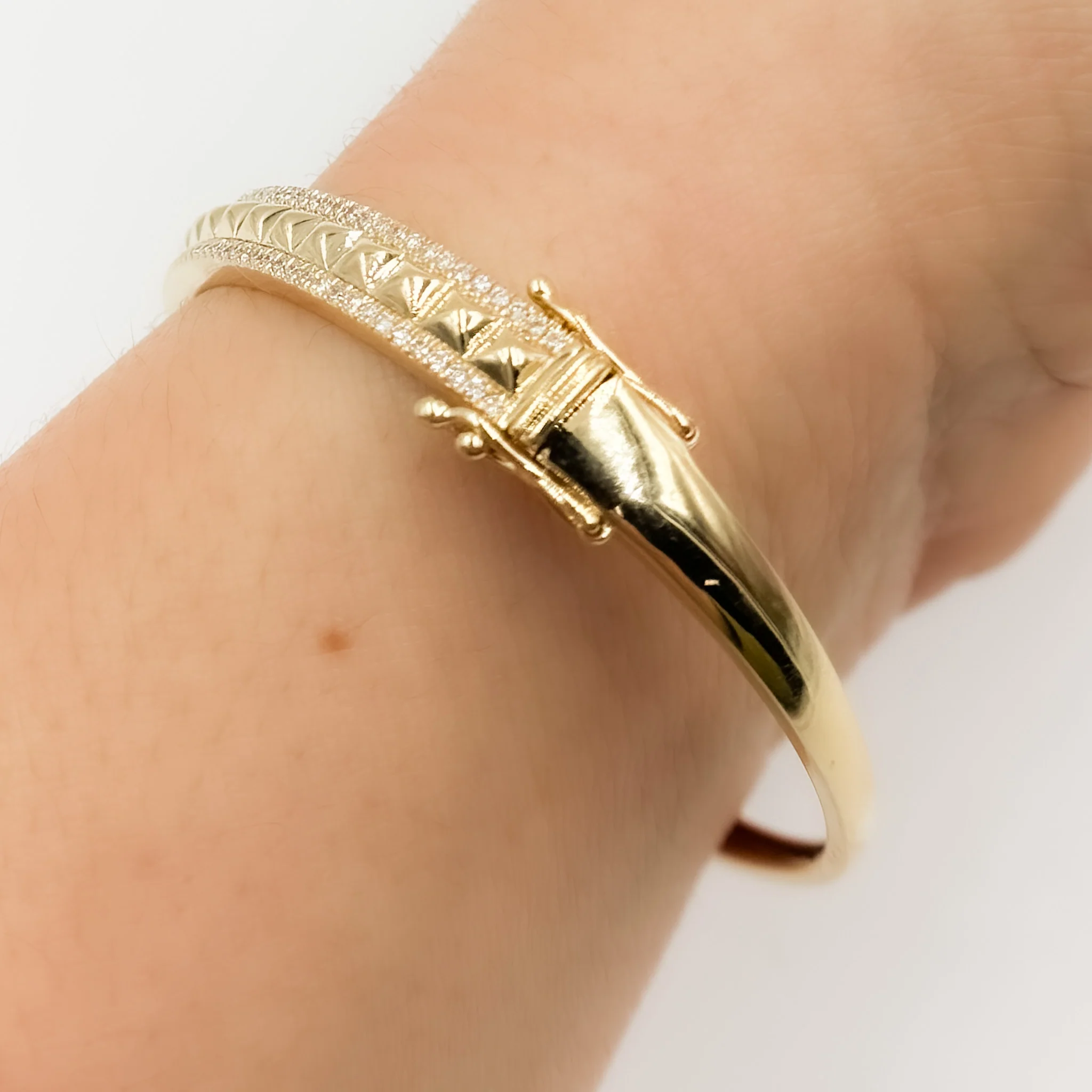 BNI68581. 14K Solid Gold Diamond Bangle - Image 3