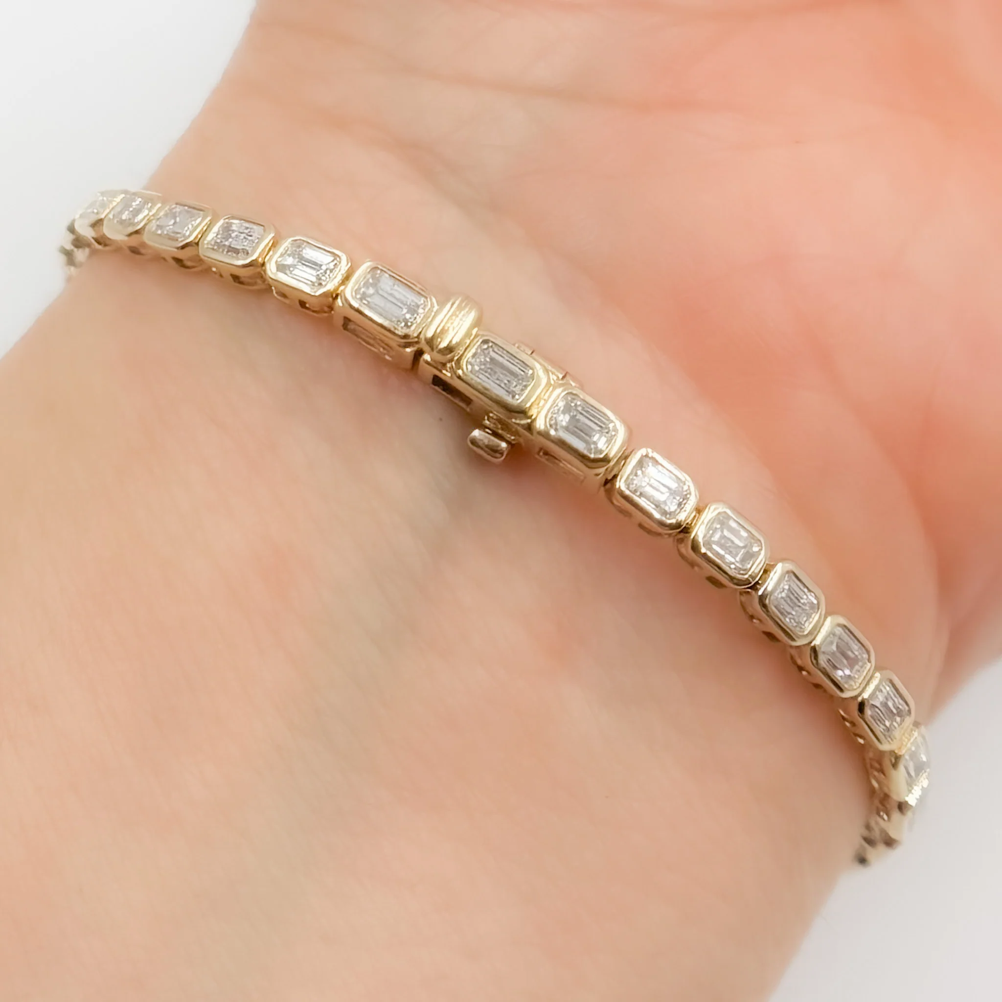 BTS65346. 14k Solid Gold Diamond Bracelet - Image 3