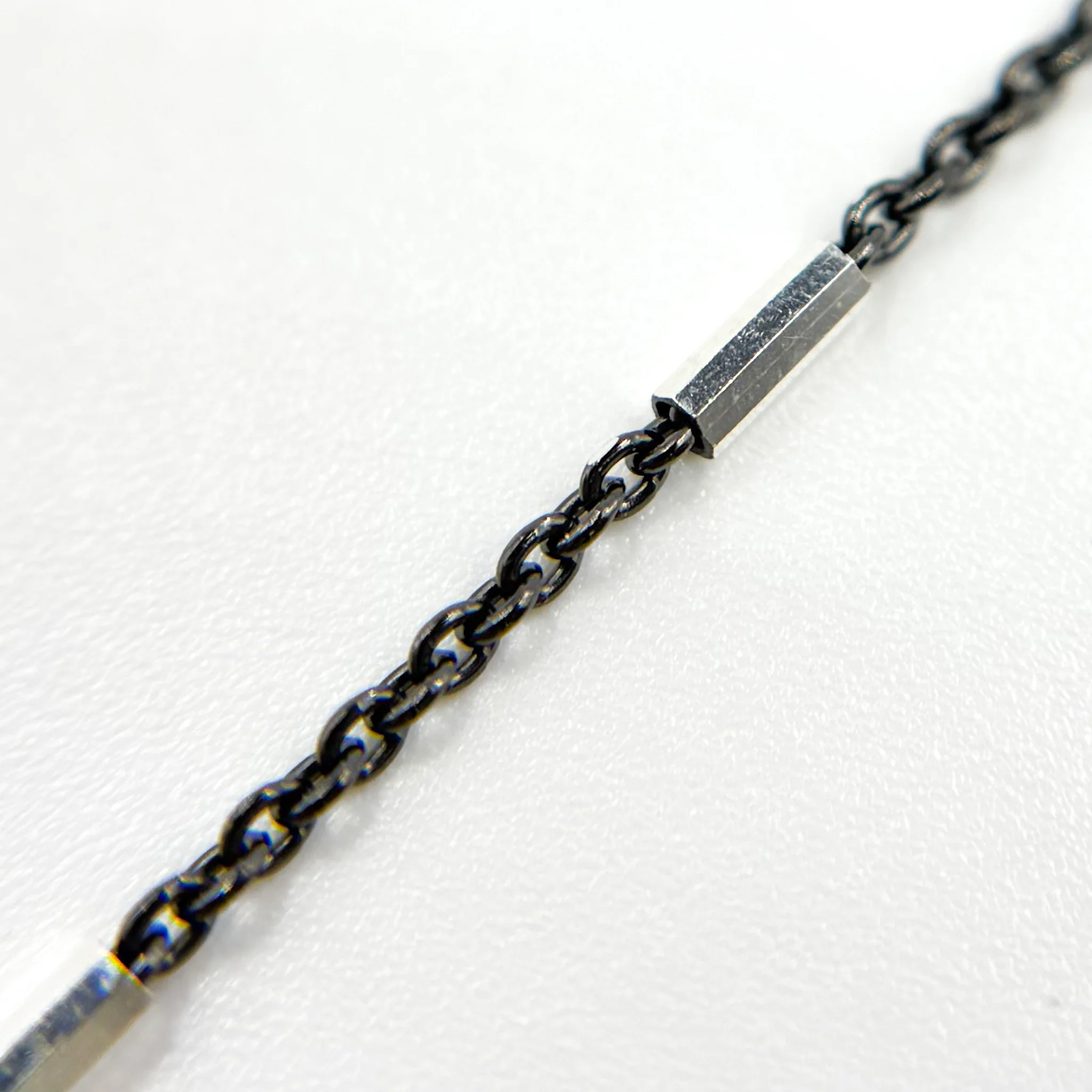 Z9SBF. Cable Oxidized Black and Silver Chain with tubes - Image 3