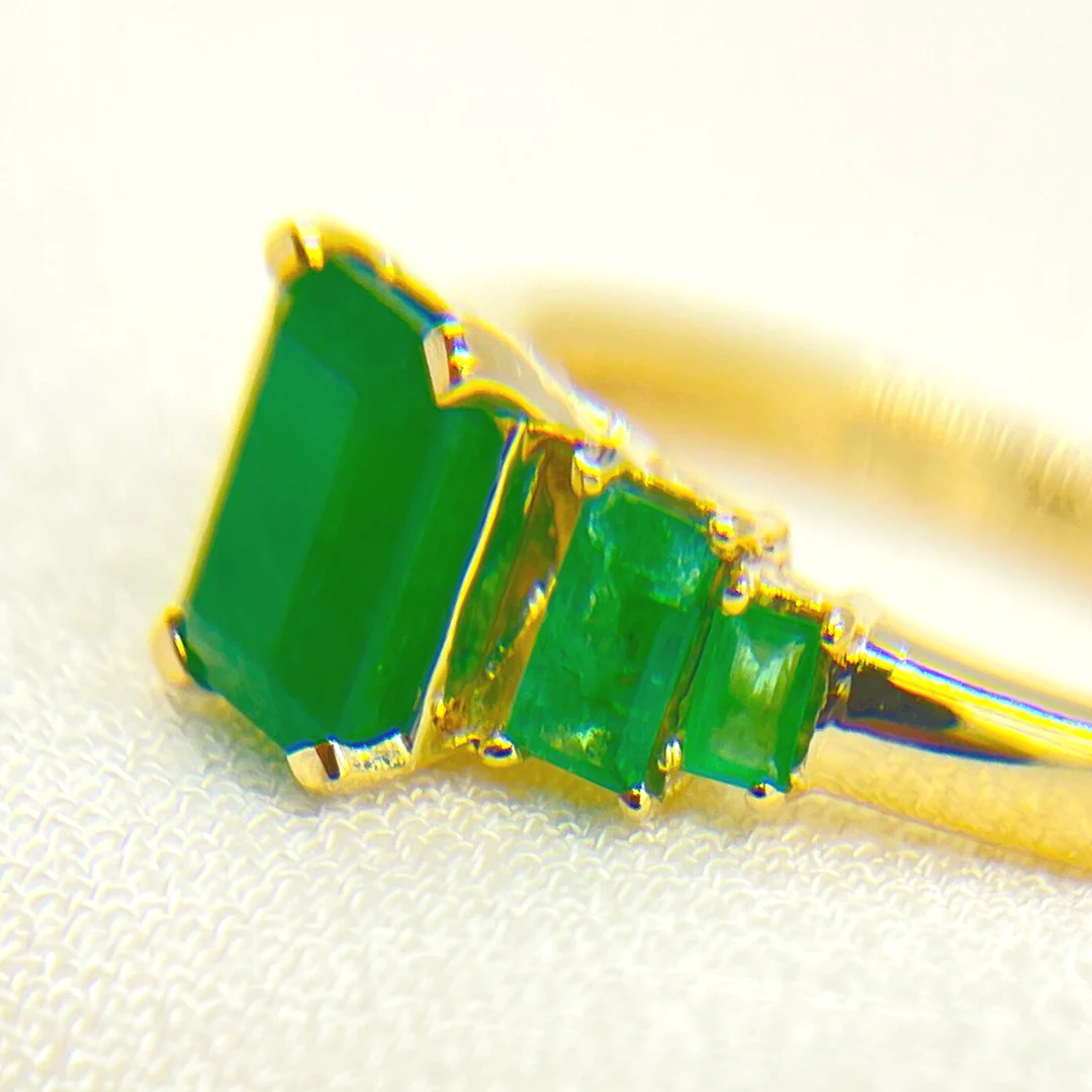 CR96102EM6X4. 14K Solid Yellow Gold Emerald Cluster Ring - Image 4