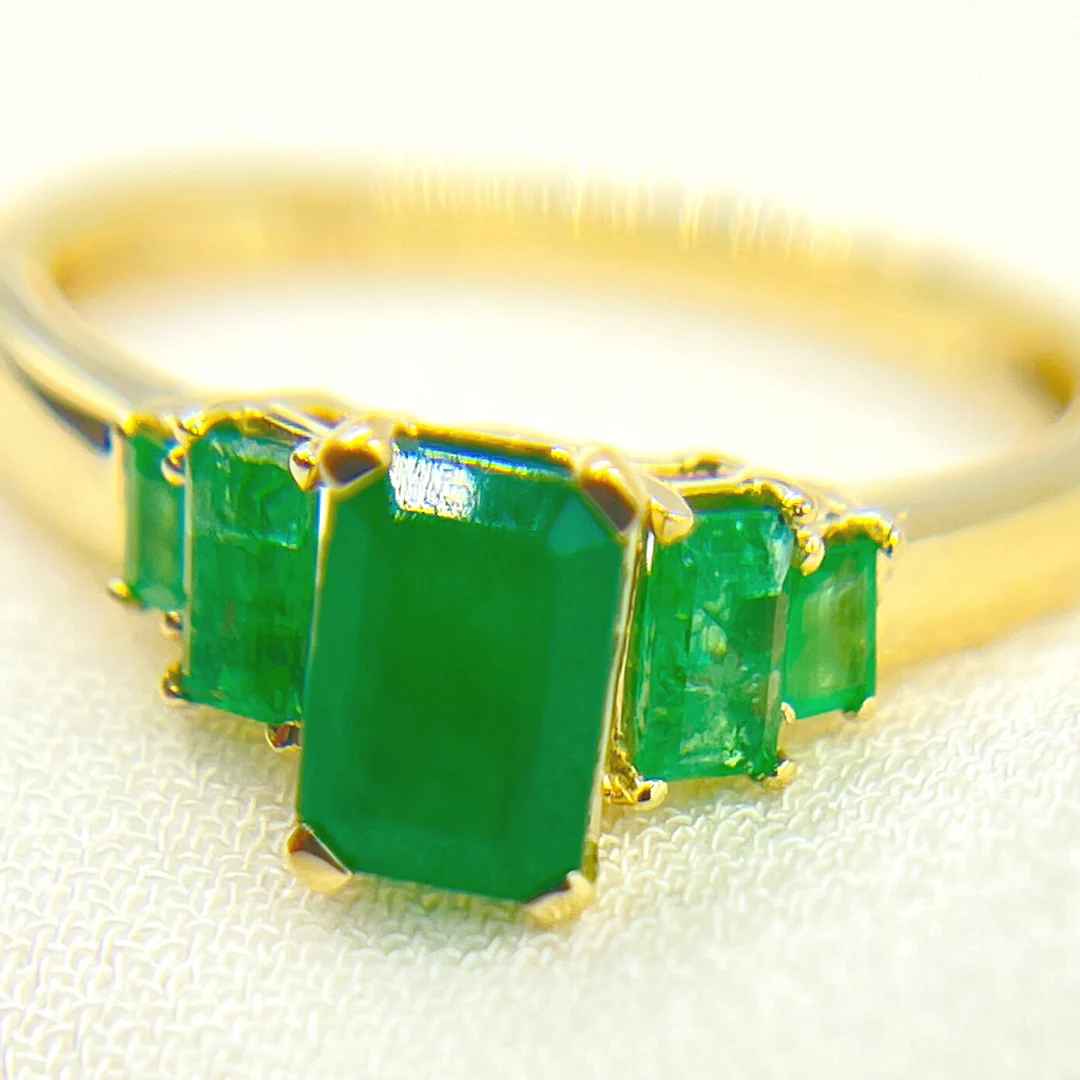 CR96102EM6X4. 14K Solid Yellow Gold Emerald Cluster Ring - Image 8
