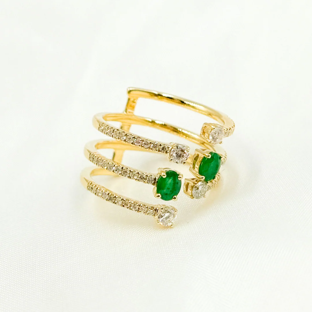 CR96332EM4X3. 14k Solid Gold Diamond and Emerald Ring - Image 3