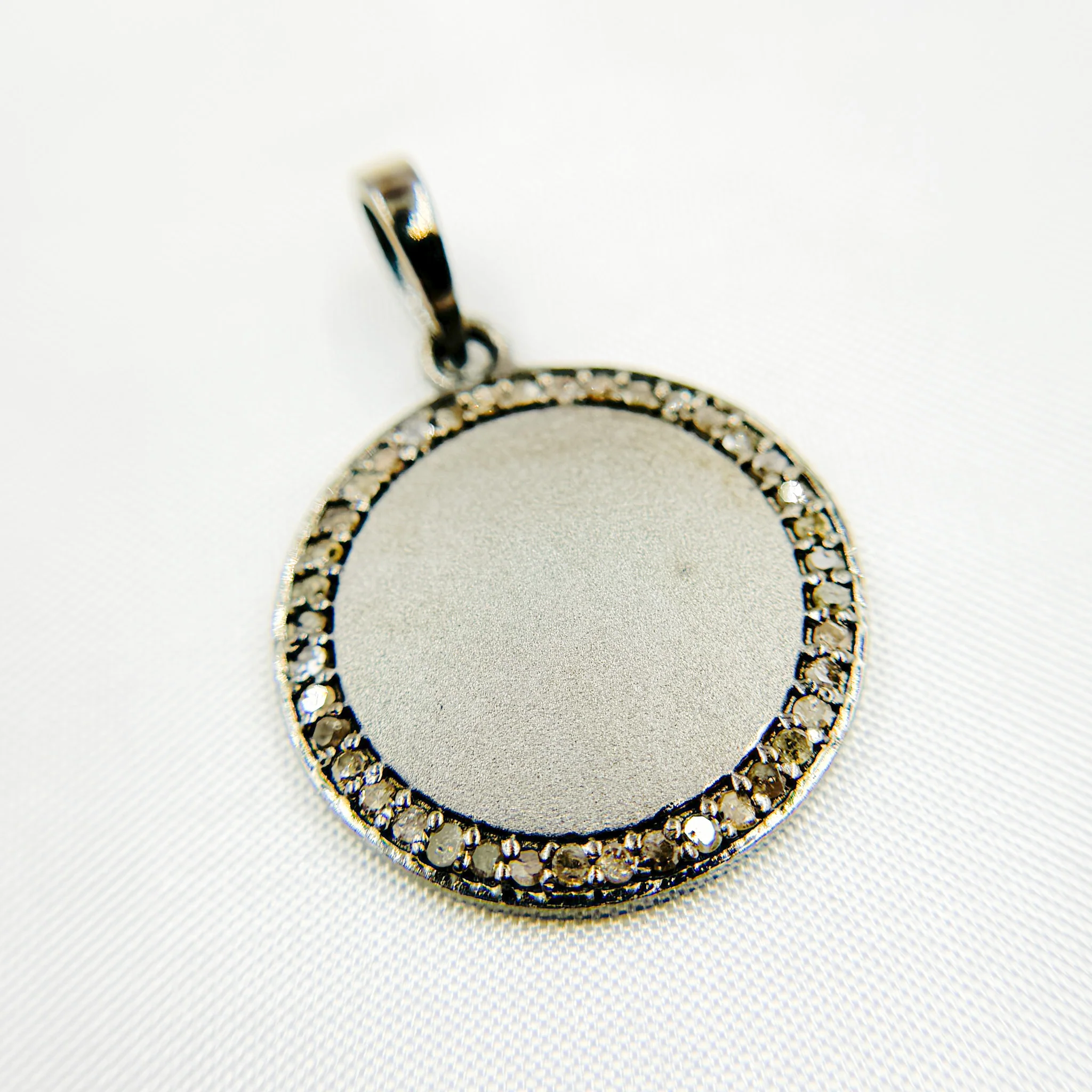DC032. Diamond Sterling Silver Round Pendant - Image 4