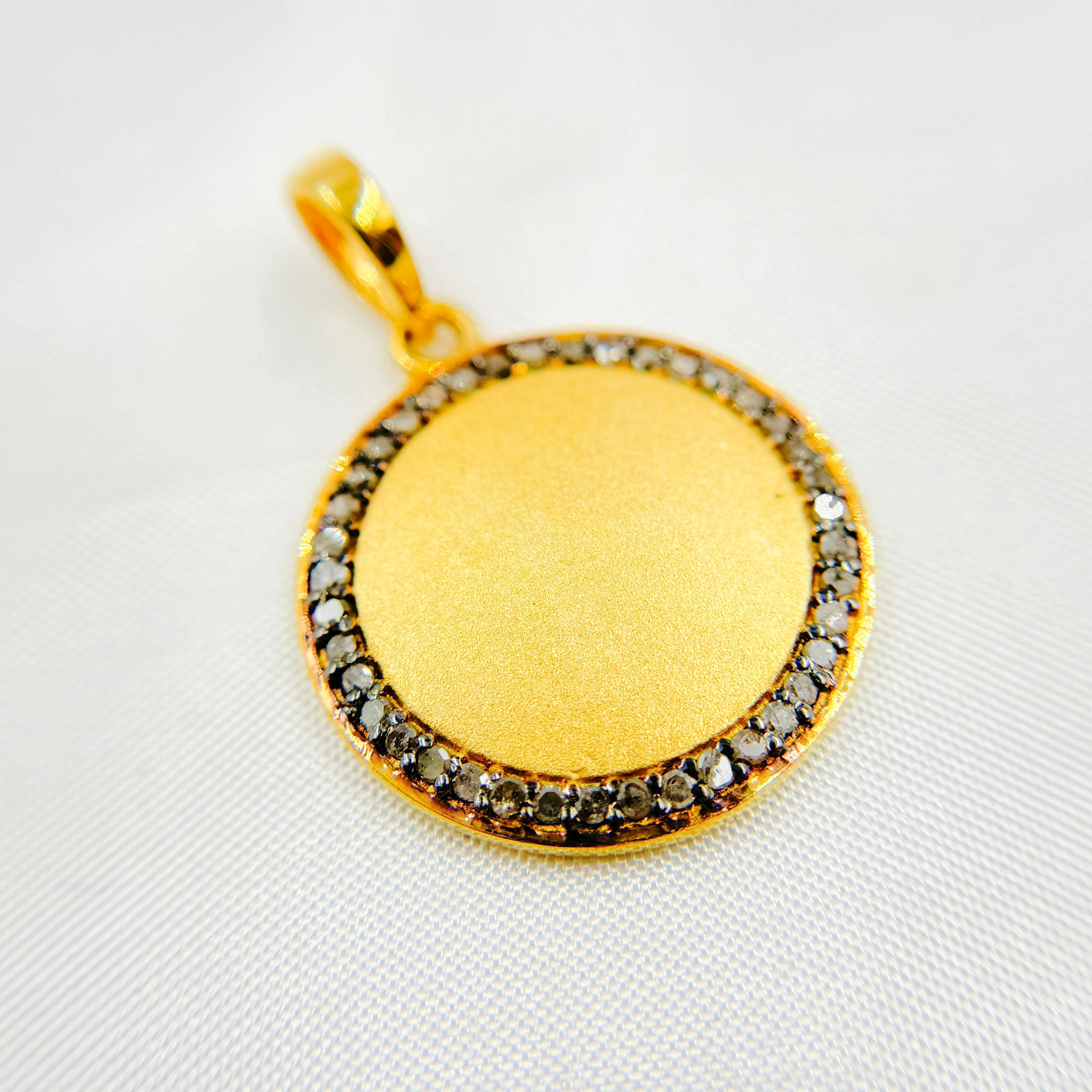 DC032. Diamond Sterling Silver Round Pendant - Image 5