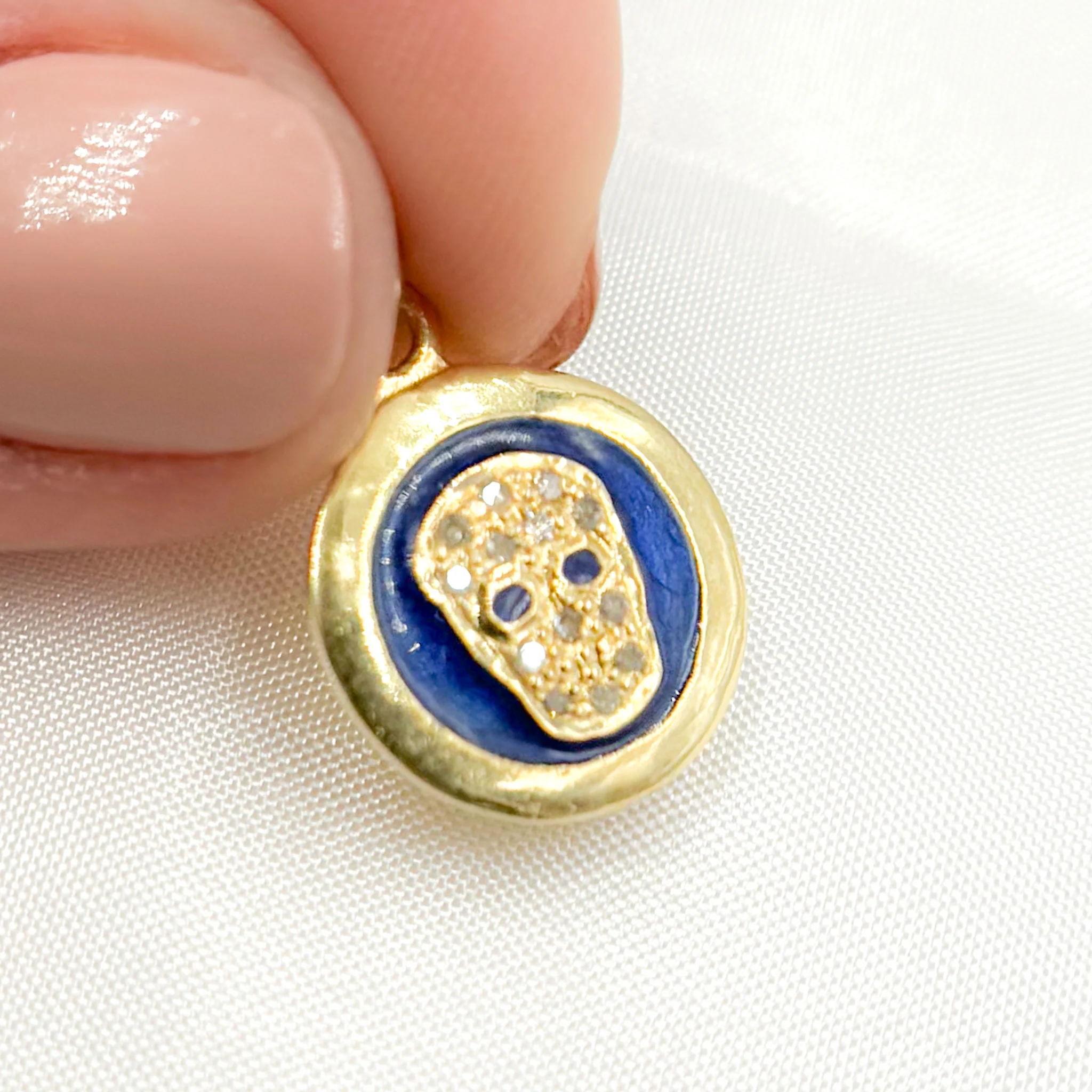DC131A. Diamond Sterling Silver Round Skull Enamel Charm - Image 2