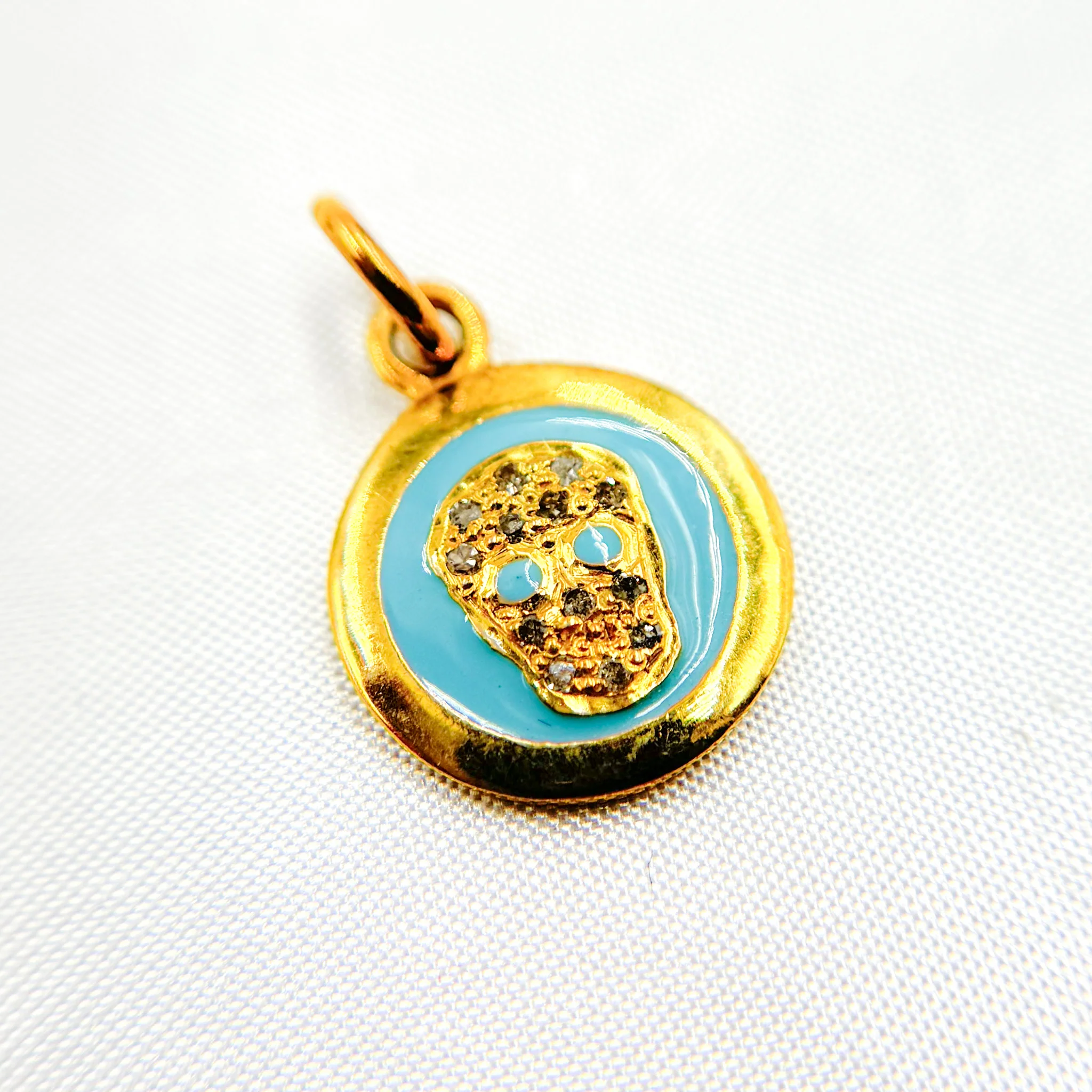 DC131A. Diamond Sterling Silver Round Skull Enamel Charm - Image 3