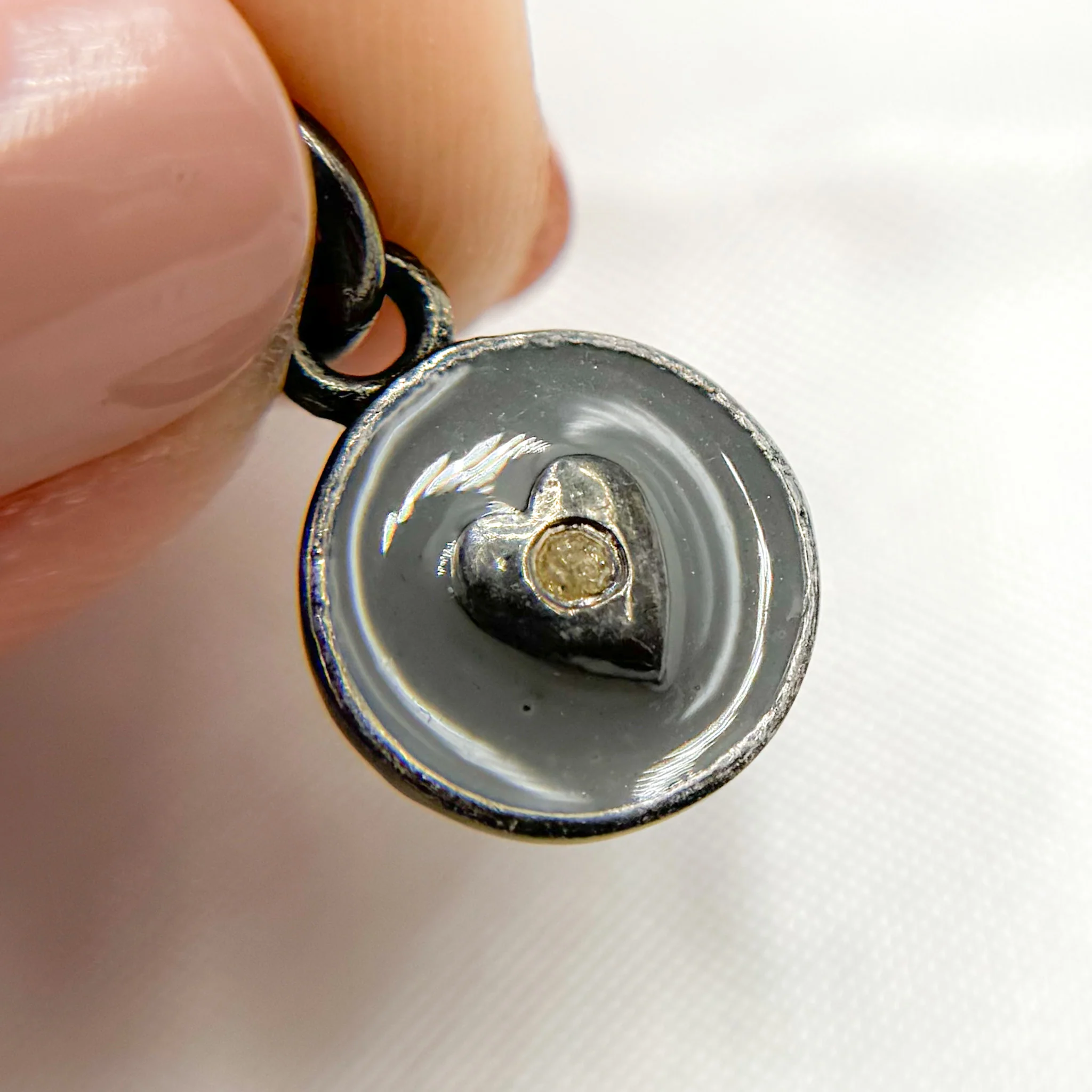 DC134A. Diamond Sterling Silver Round Heart Enamel Charm - Image 6