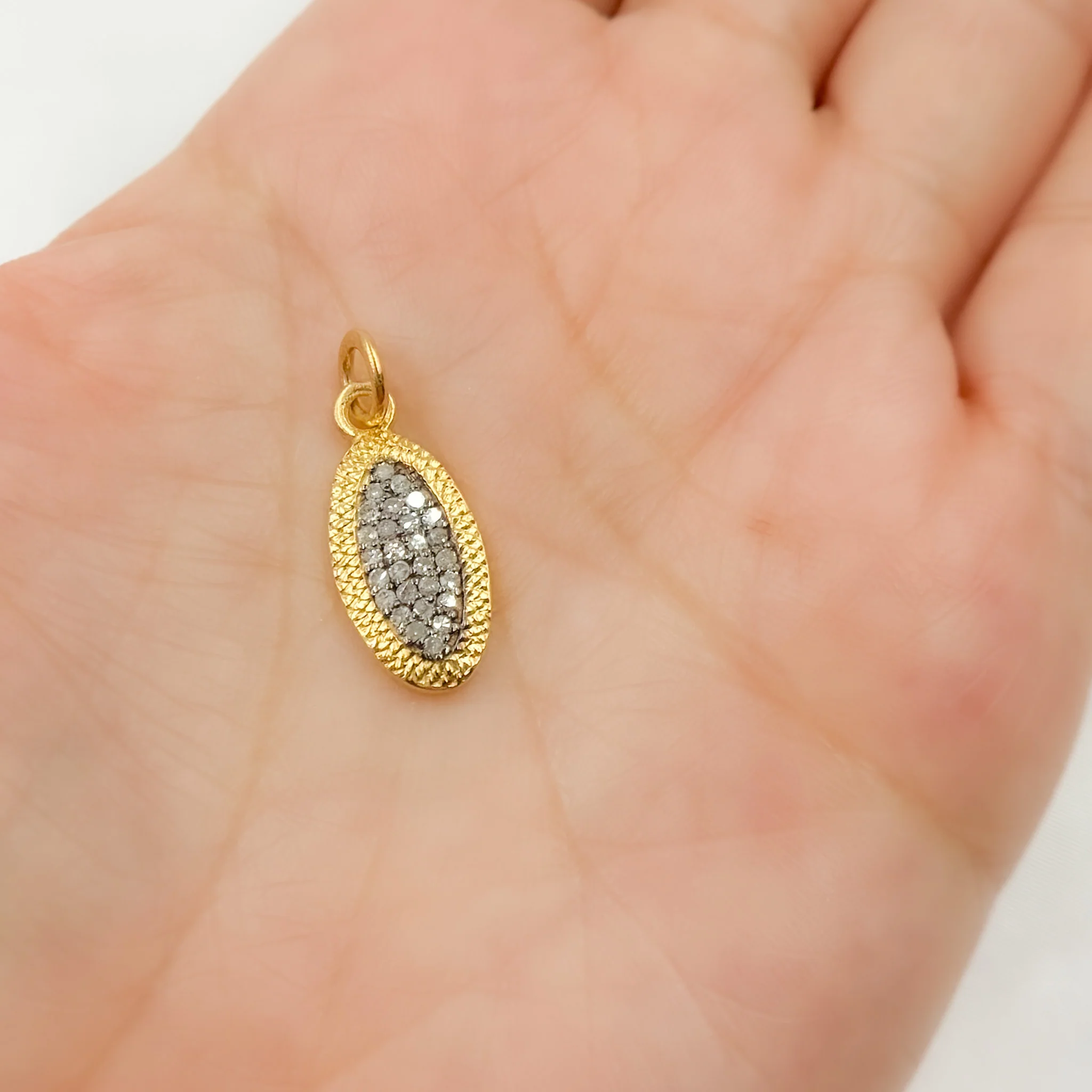DC520. Diamond Sterling Silver Oval Charm - Image 2