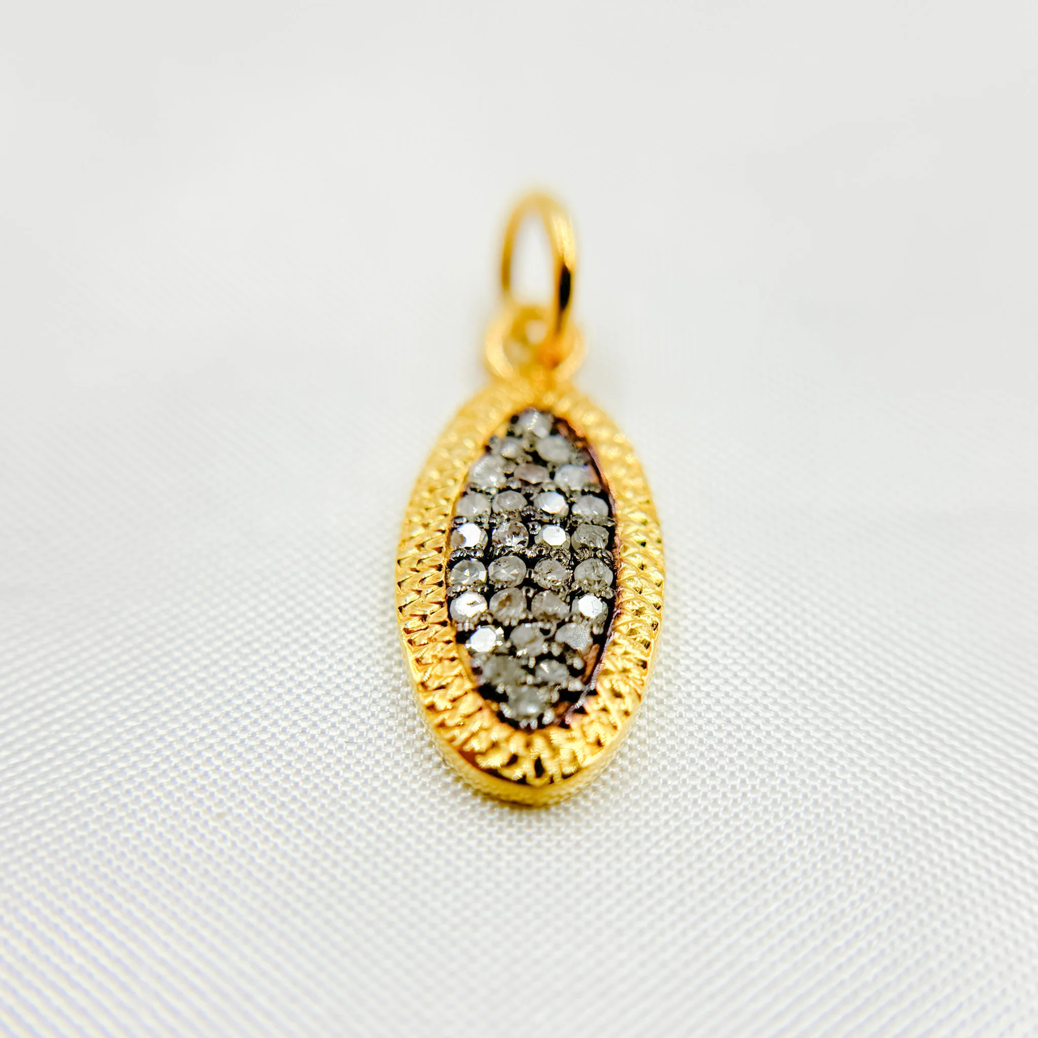 DC520. Diamond Sterling Silver Oval Charm - Image 3