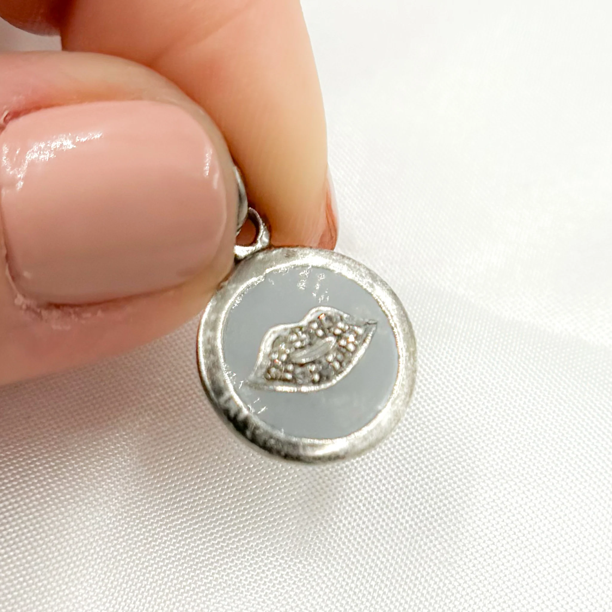 DC043A. Diamond Sterling Silver Round Lips Enamel Charm - Image 6