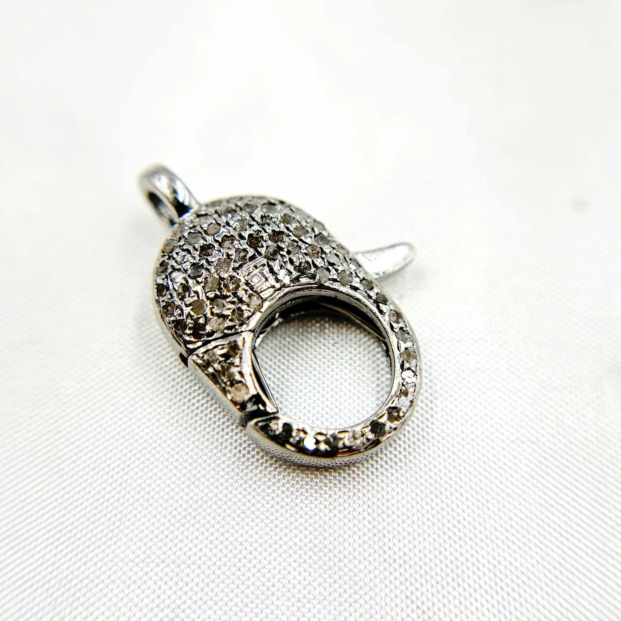 DC050. Diamond Sterling Silver Trigger Clasp