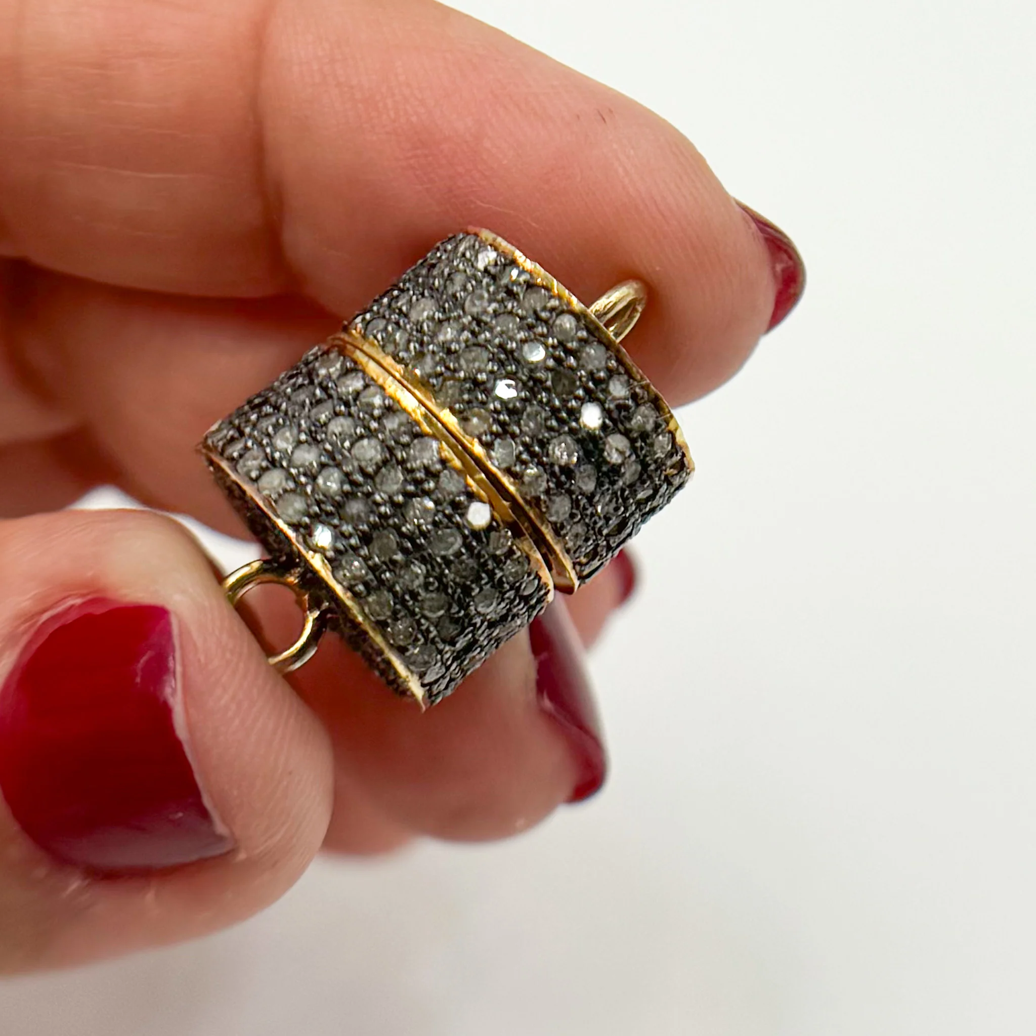 DC555. Diamond Sterling Silver Magnetic Barrel Clasp - Image 5