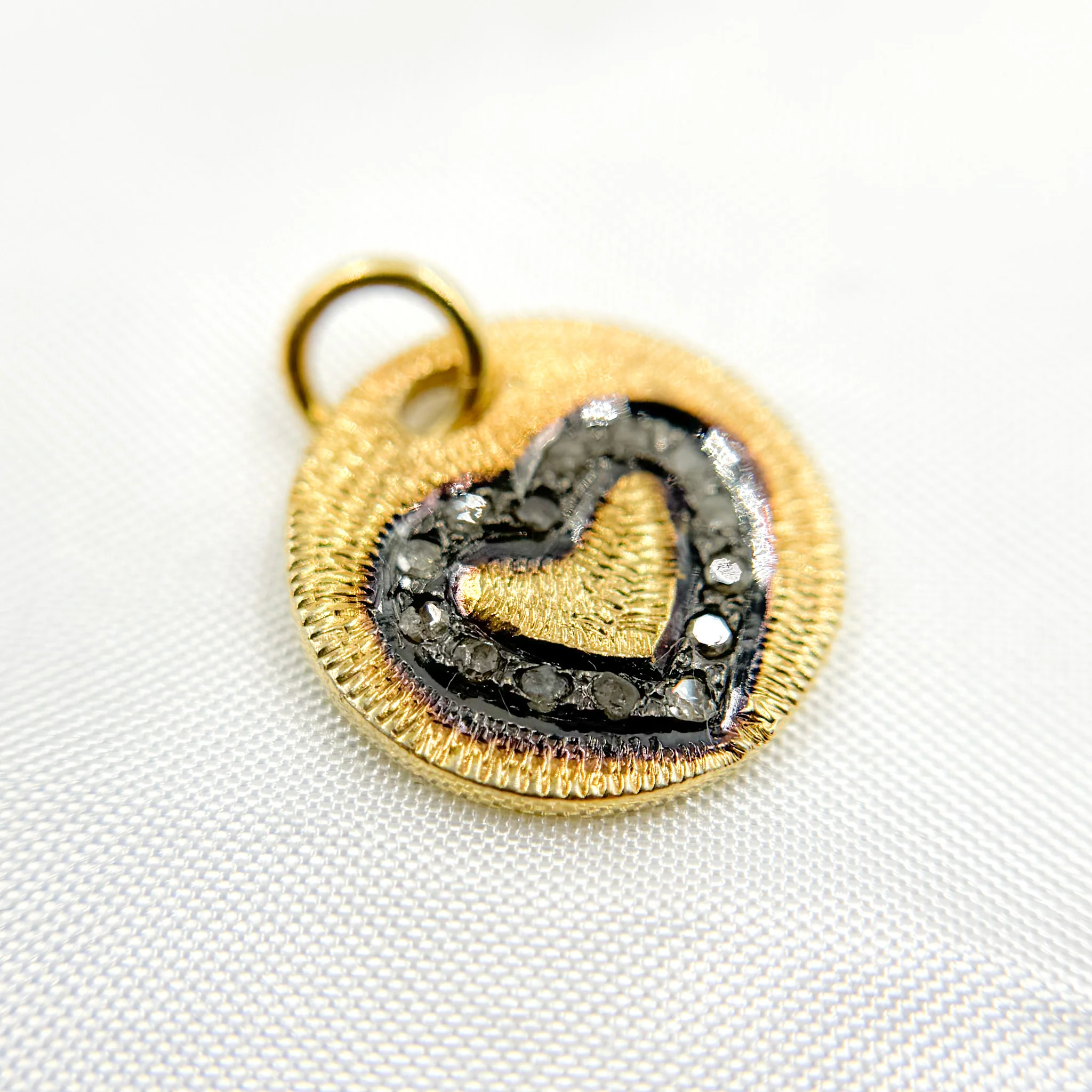 DC576. Diamond Sterling Silver Round Heart Charm - Image 4
