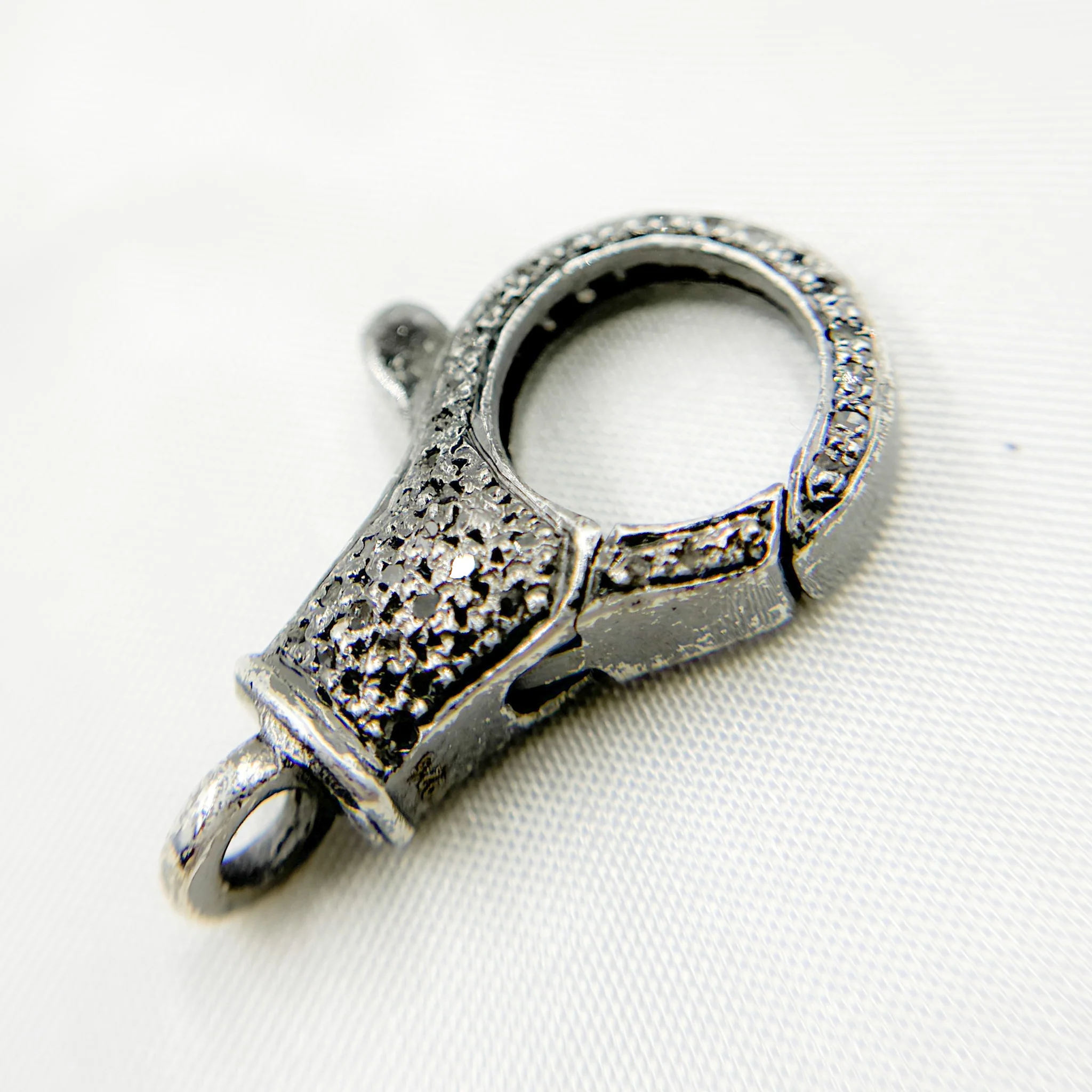 DC612. Diamond & Sterling Silver Round Trigger Clasp