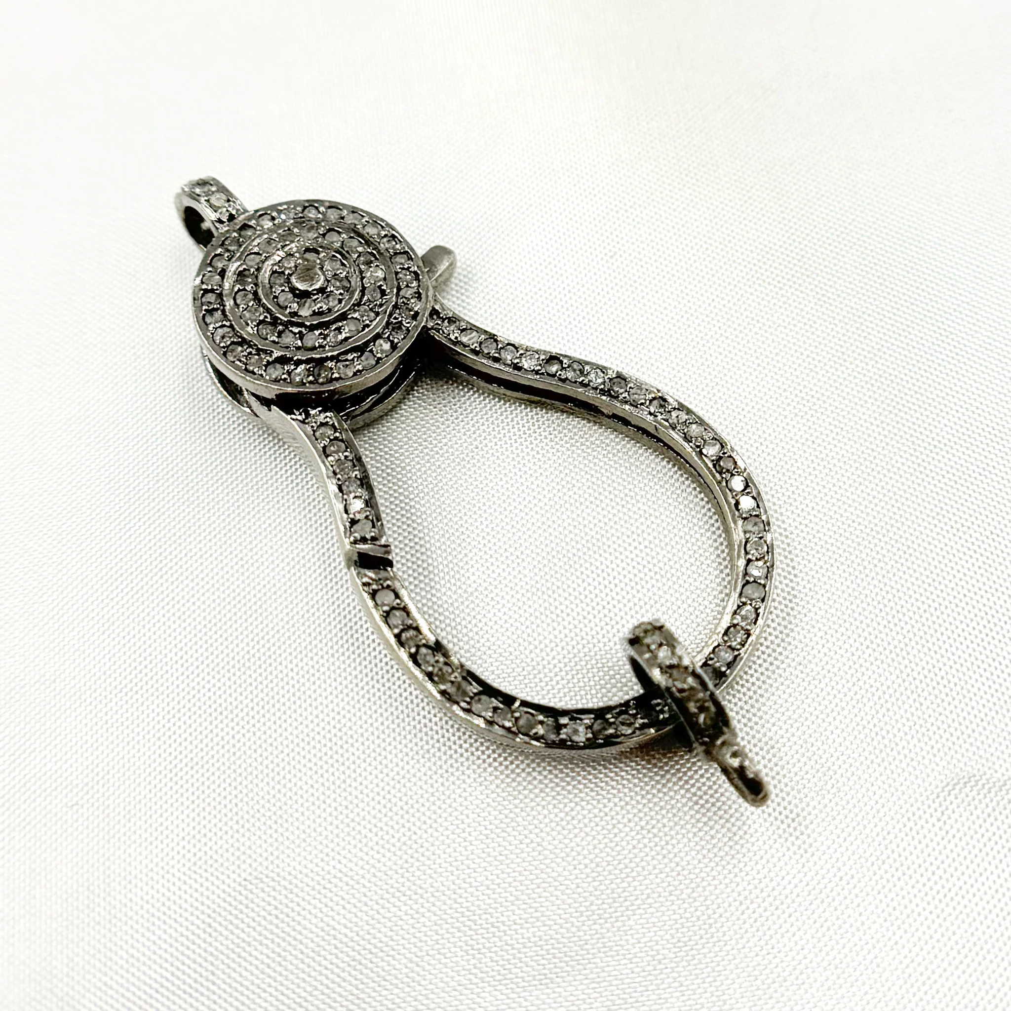 DC624. Diamond Sterling Silver Pear Shape Trigger Clasp