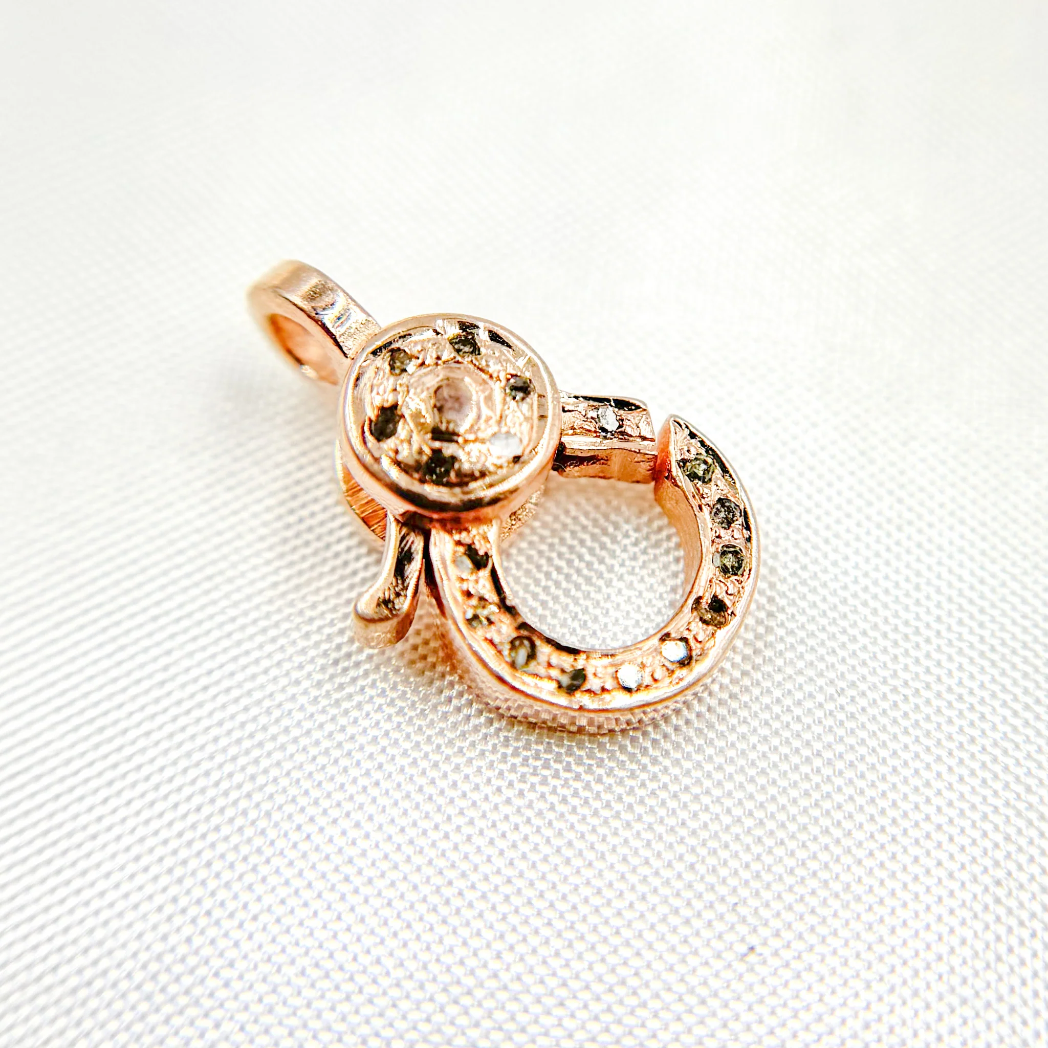 DC690. Diamond Sterling Silver Round Clasp - Image 4