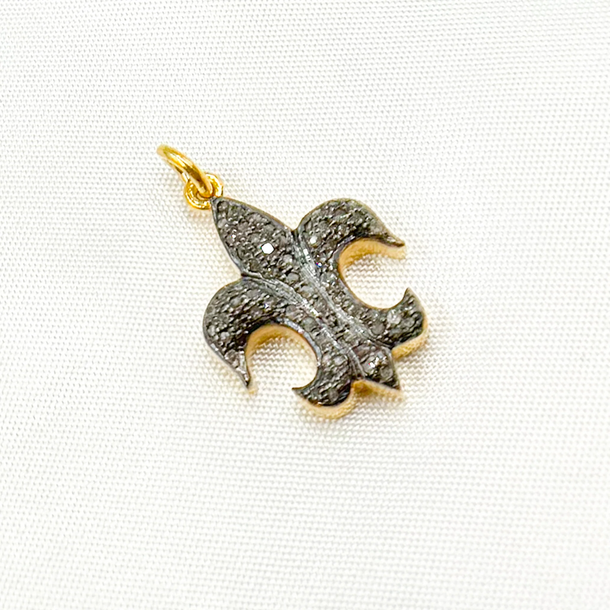 DC889. Diamond Sterling Silver Fleur De Lis Shape Pendant - Image 6