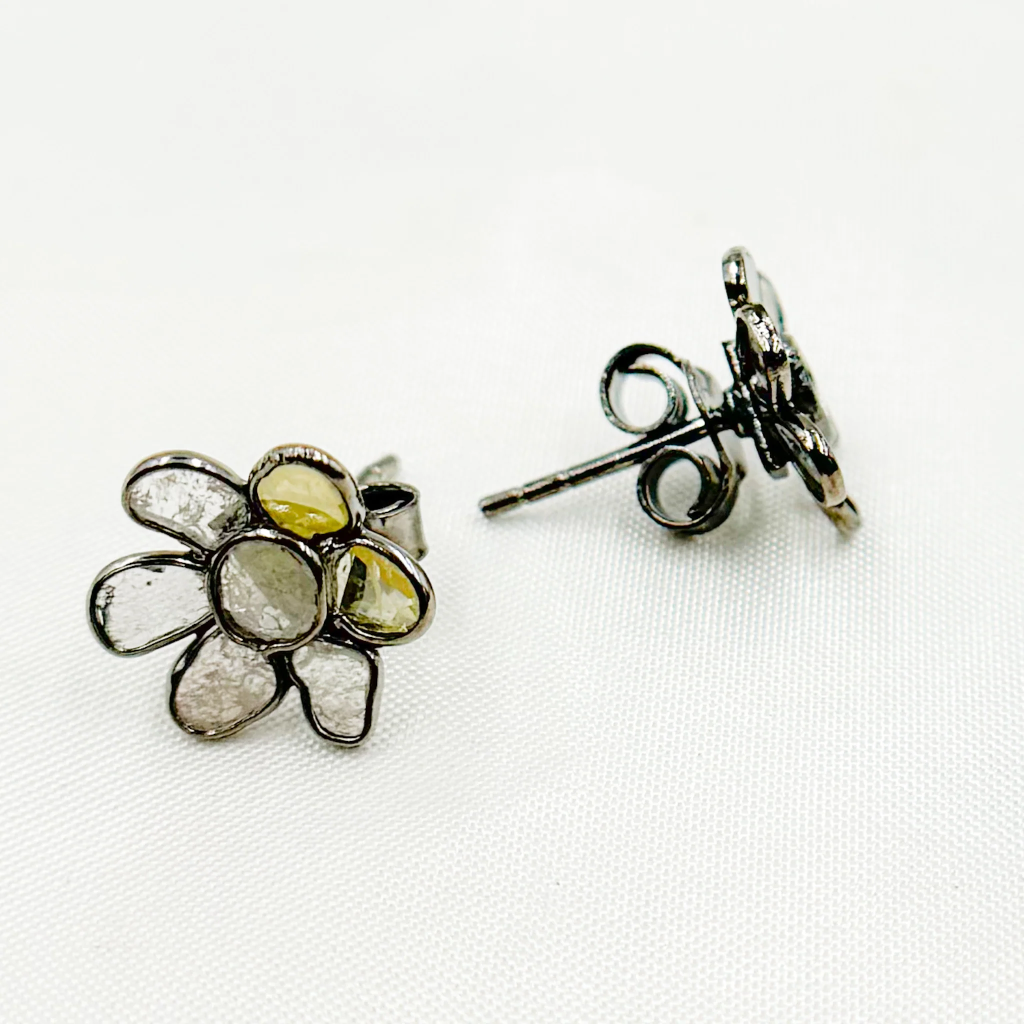 DE030. Diamond Silver Flower Studs - Image 15