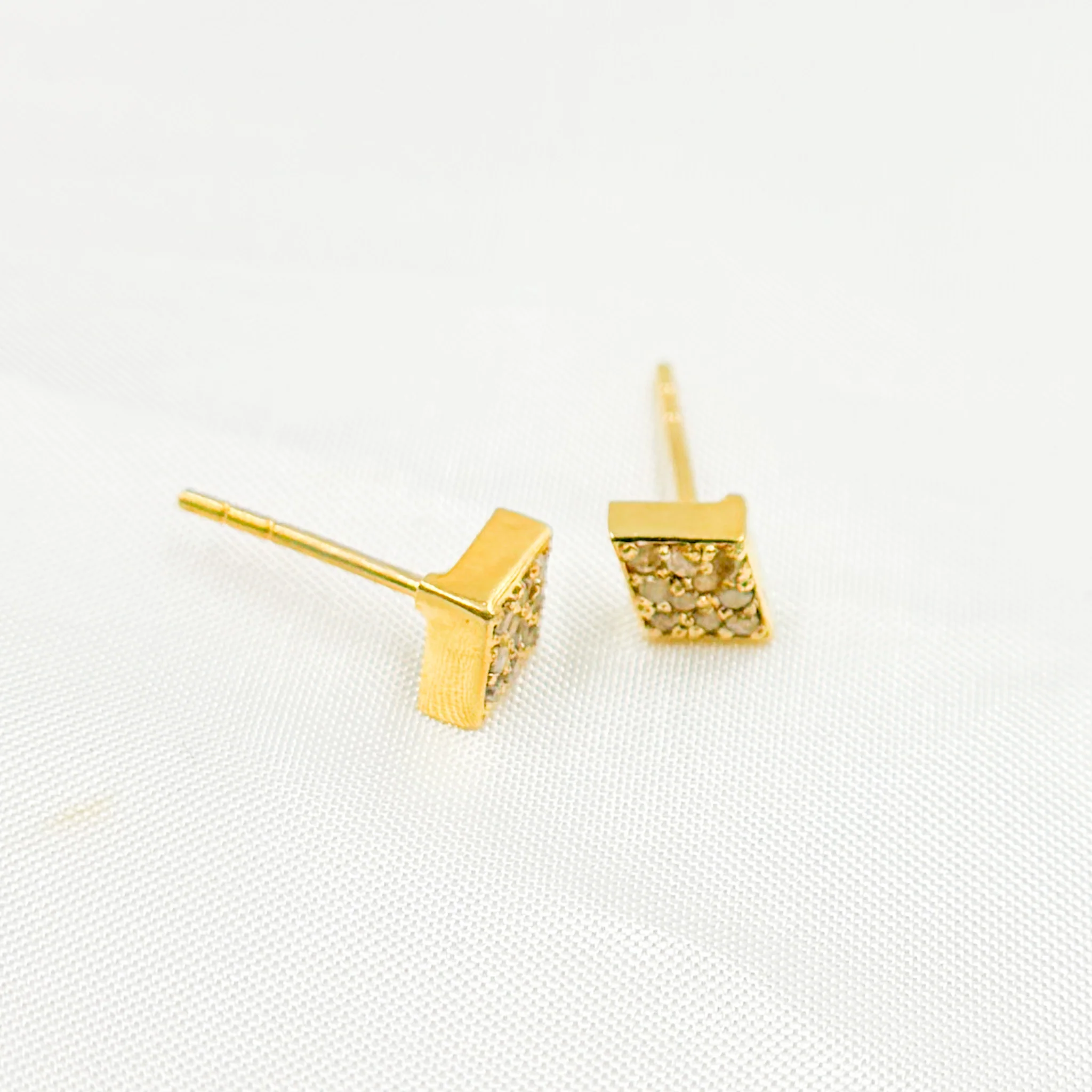 DE045. Diamond Sterling Silver Rhomb Studs - Image 3