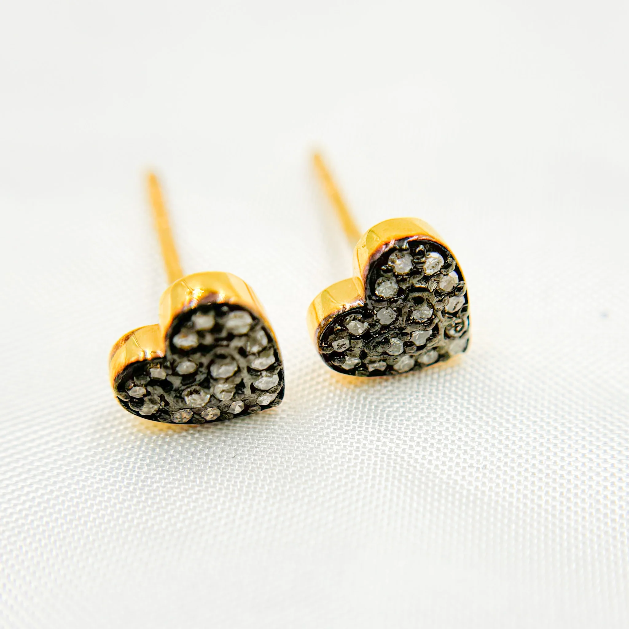 DE053. Pave Diamond Sterling Silver Heart Studs - Image 3