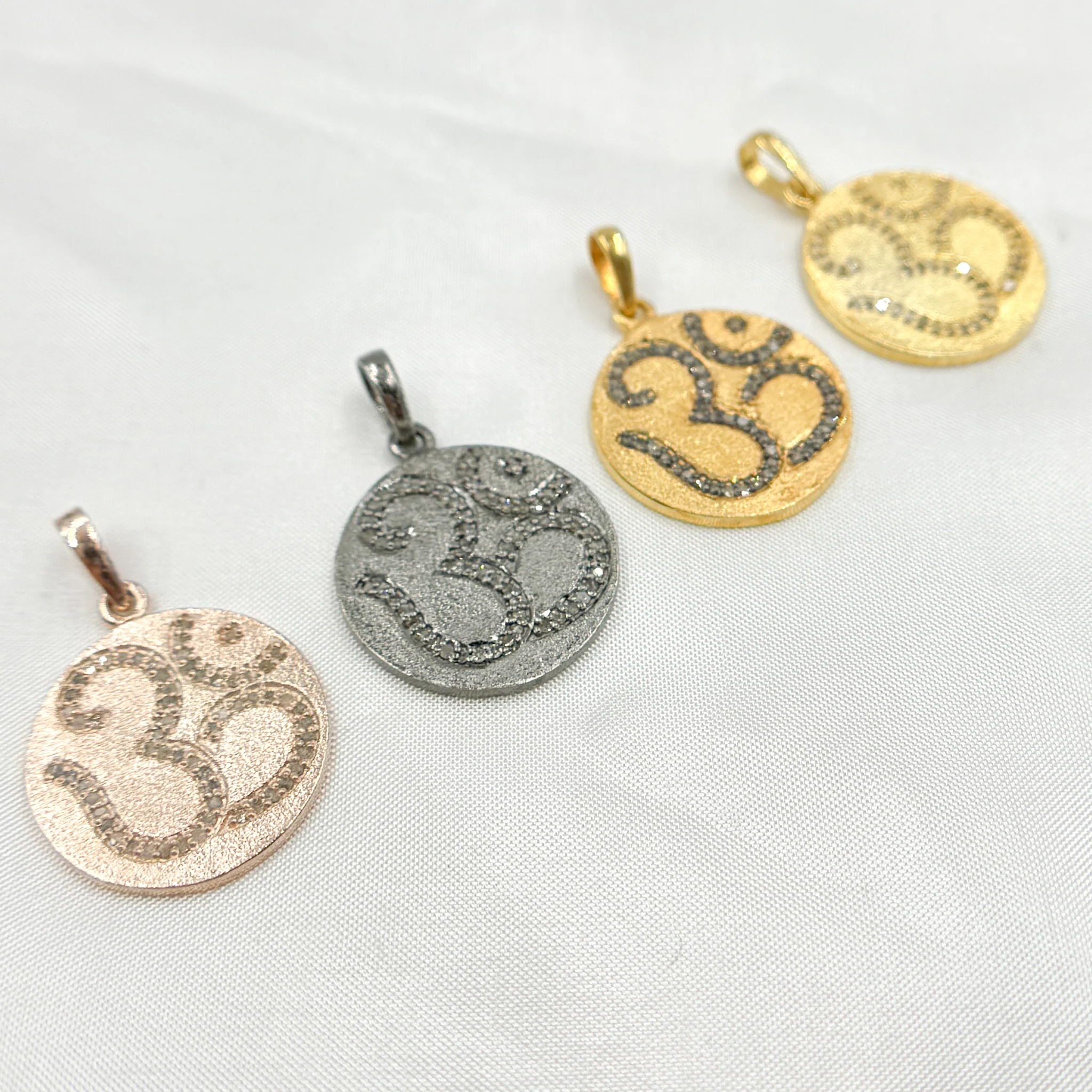 DP034. Diamond Sterling Silver OM Symbol Round Pendant - Image 7