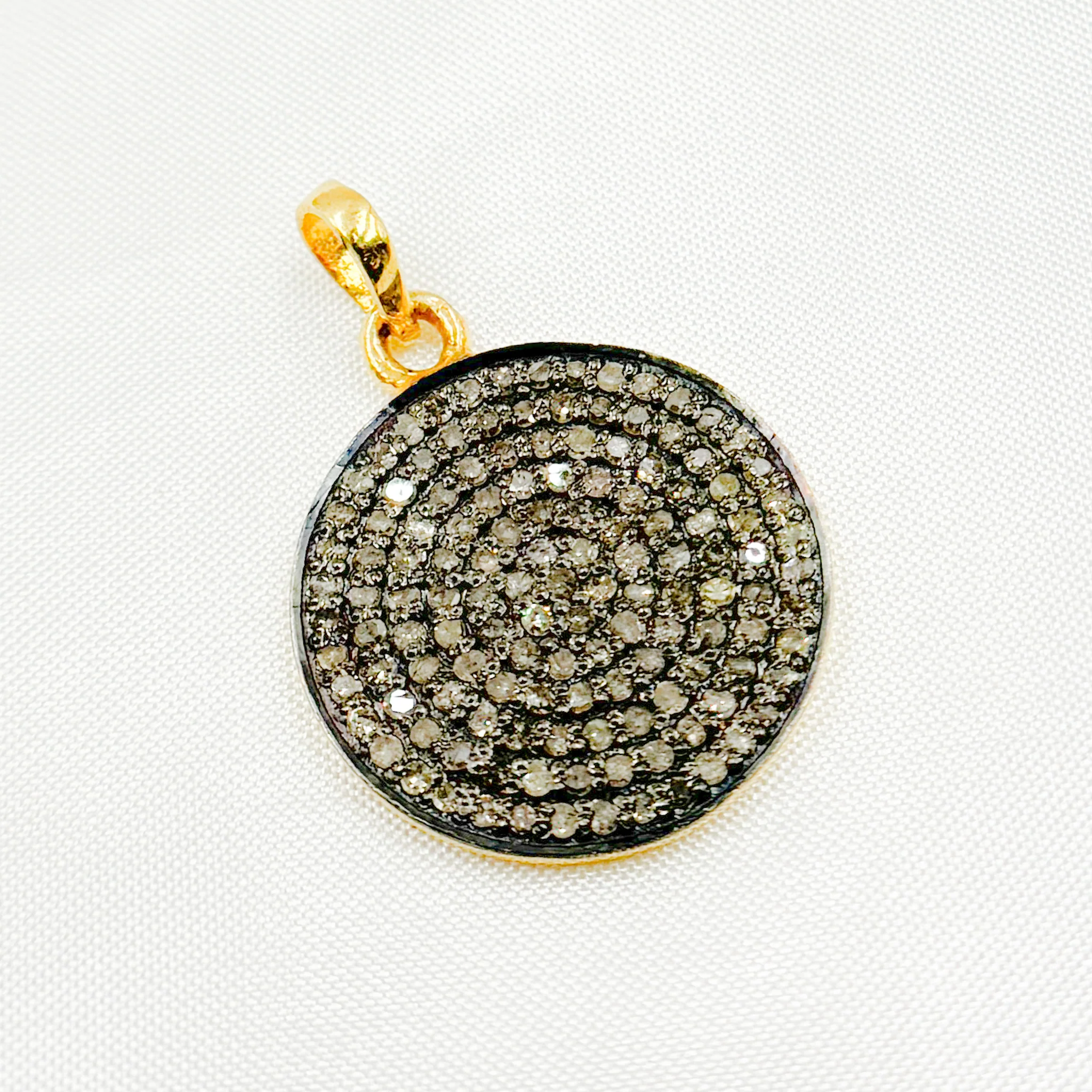 DP039. Diamond Sterling Silver Round Pendant - Image 3