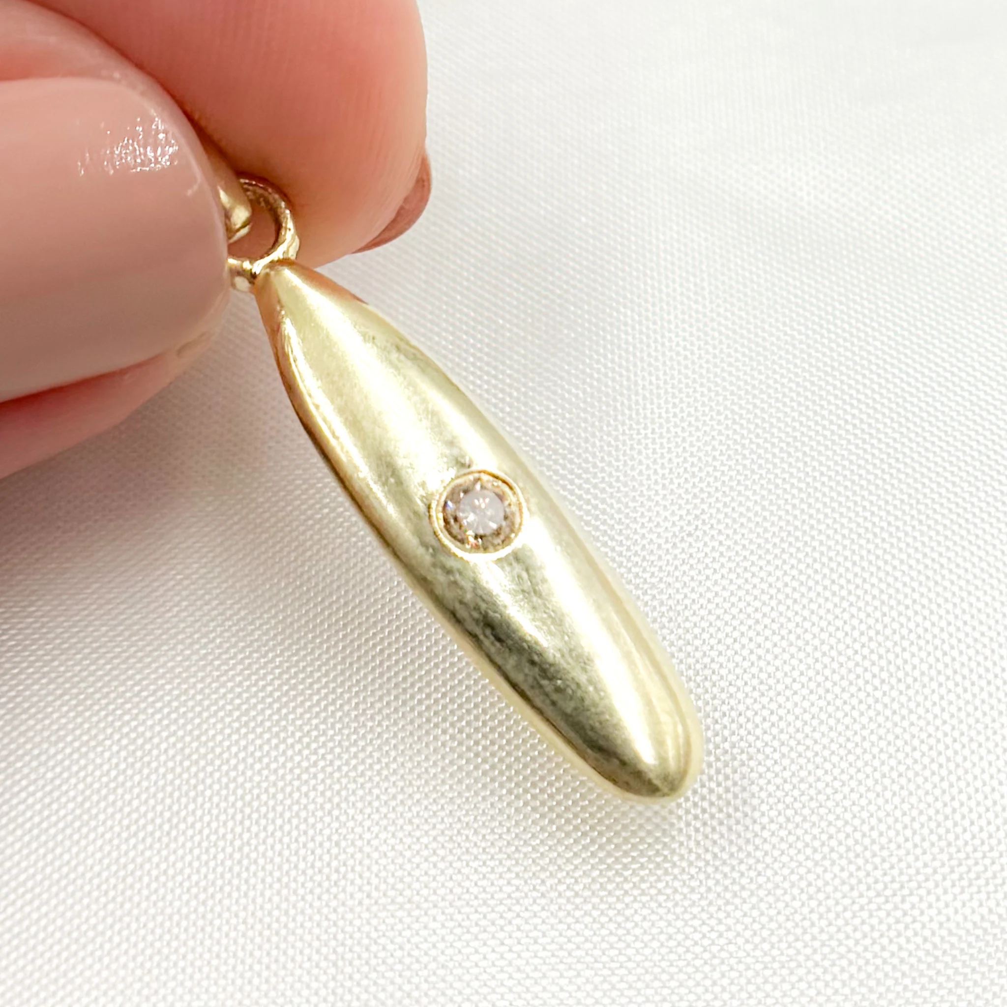 DP1108. Diamond Sterling Silver Oval Pendant - Image 3