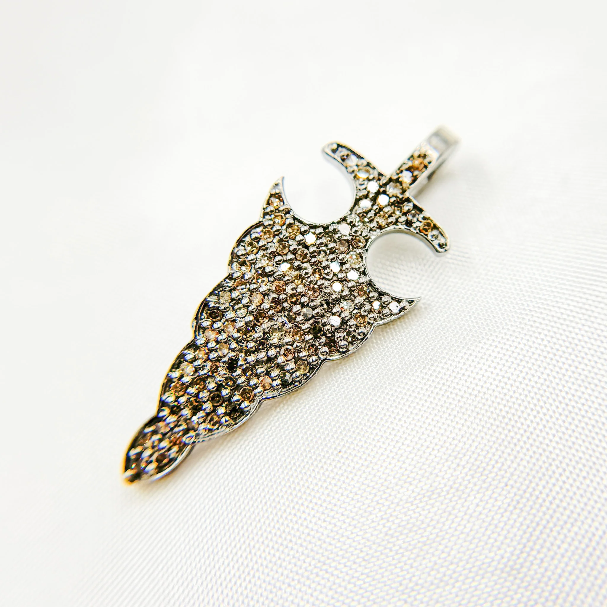 DP189. Diamond Sterling Silver Arrow Head Pendant - Image 3