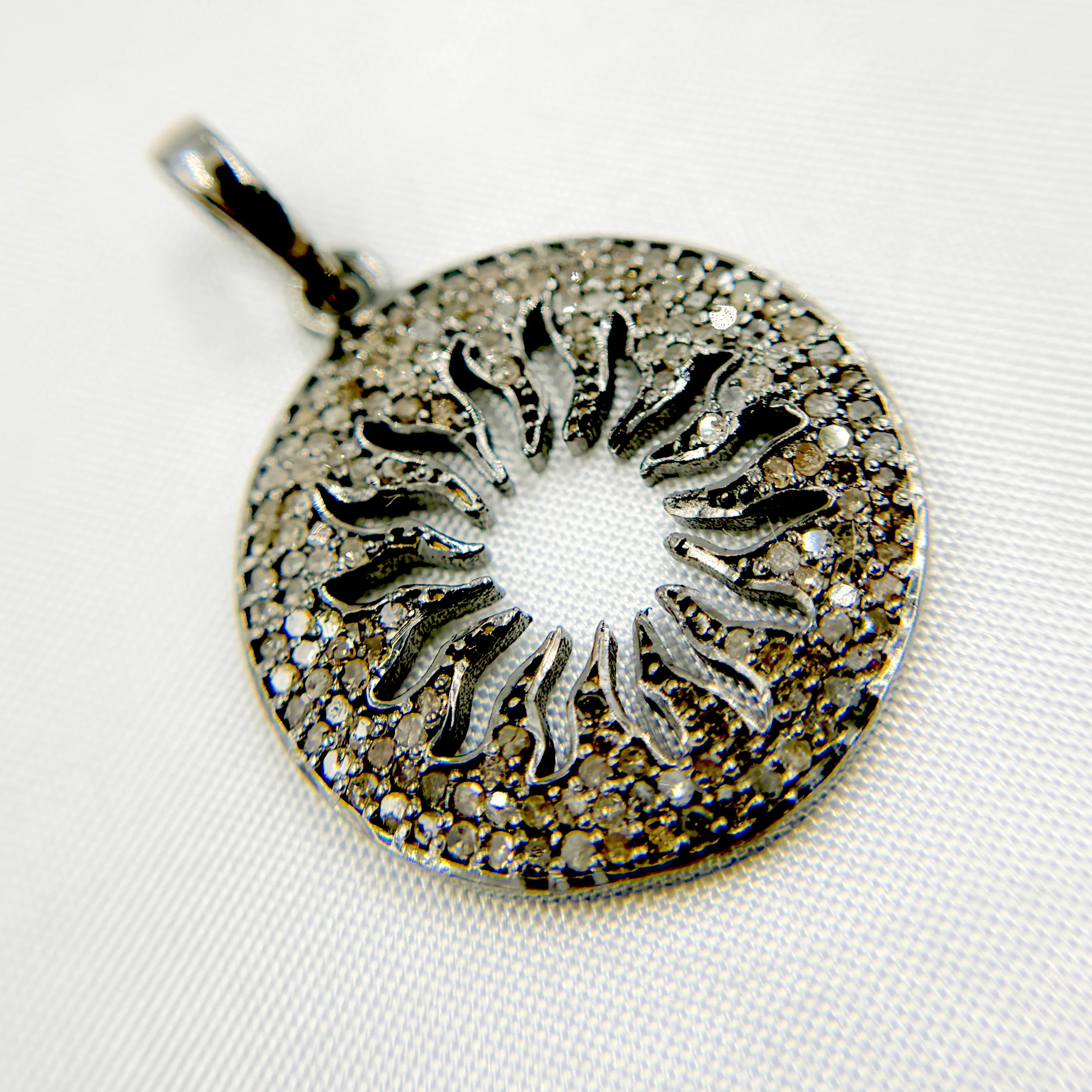 DP275. Diamond Sterling Silver Round Sun Pendant - Image 5