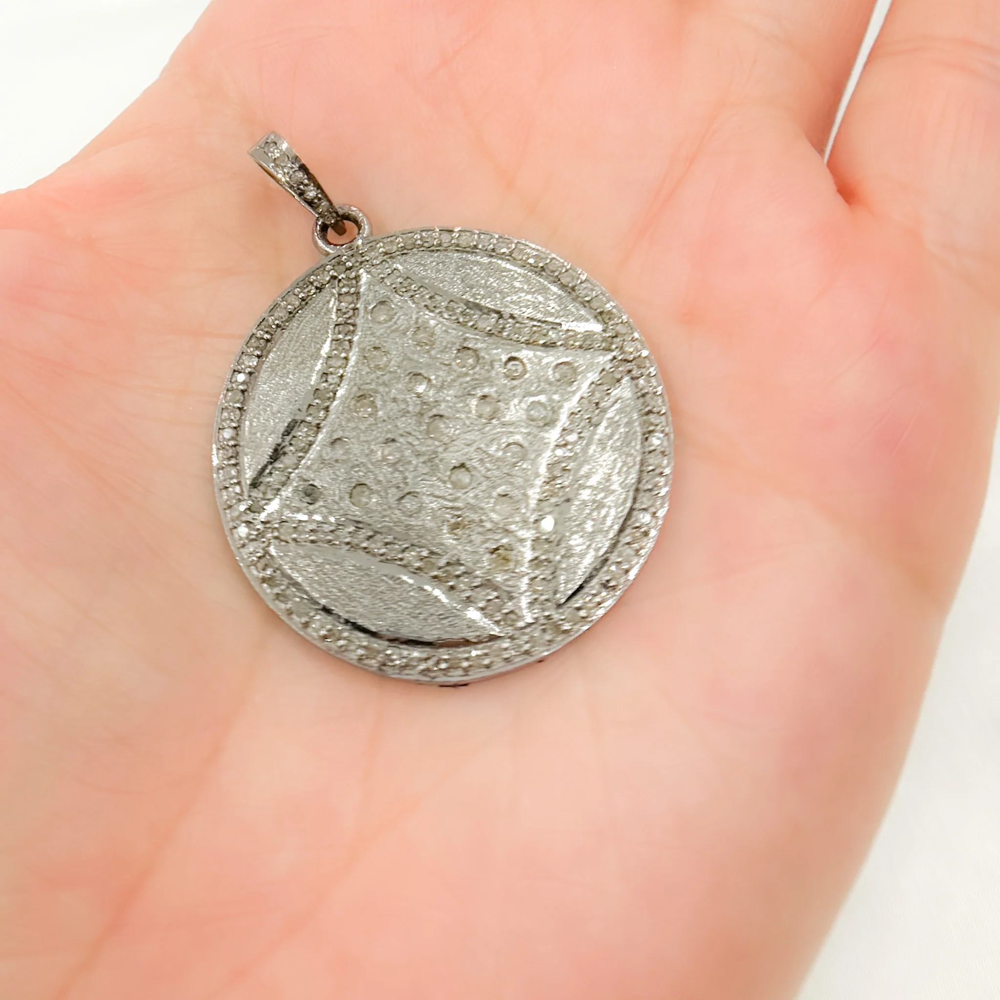 DP284. Diamond Sterling Silver Round Pendant - Image 6