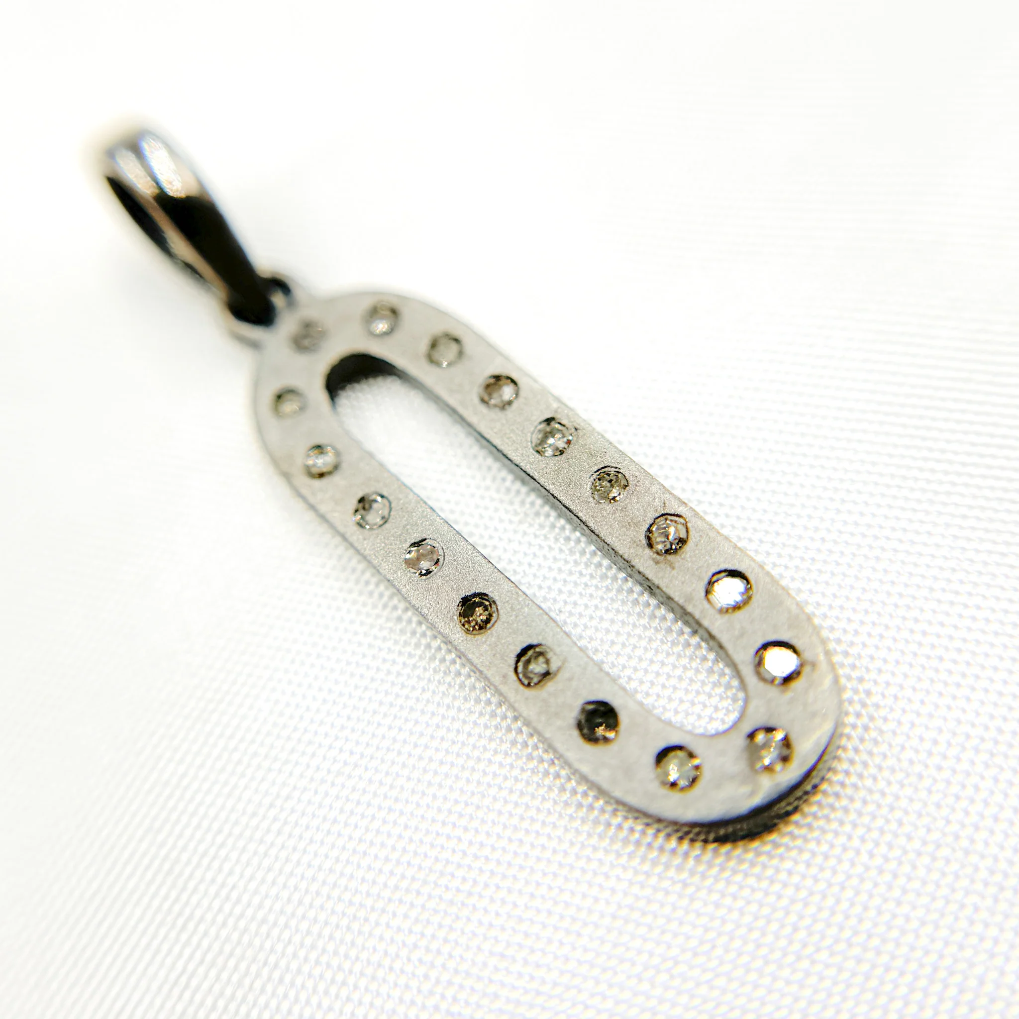 DP317. Diamond Sterling Silver Oval Pendant - Image 3