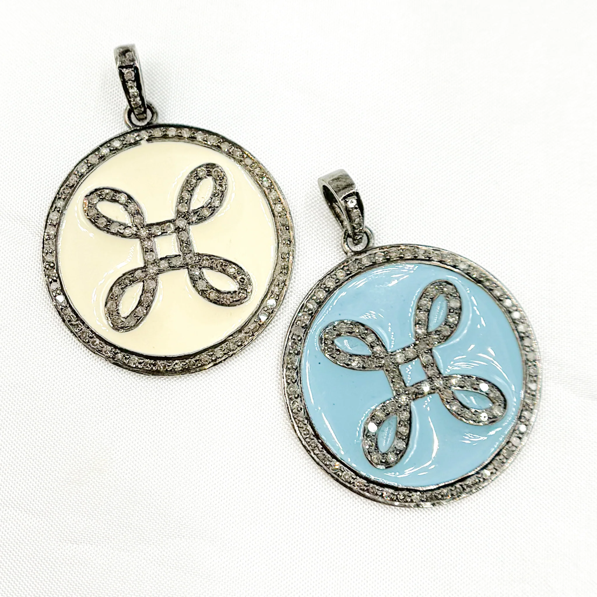 DP569A. Diamond Sterling Silver Round Enamel Pendant - Image 3
