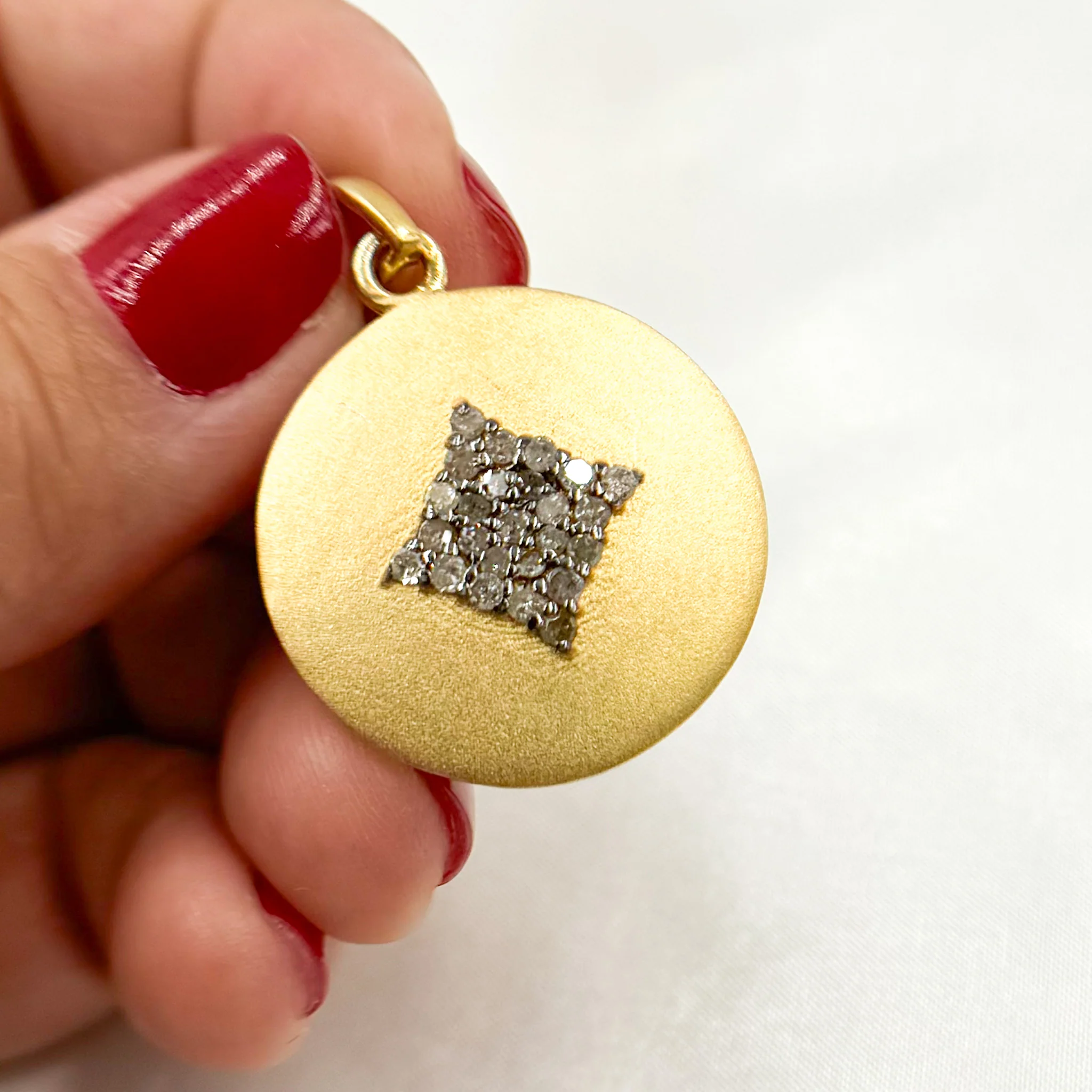 DP584. Diamond Sterling Silver Round Pendant - Image 3