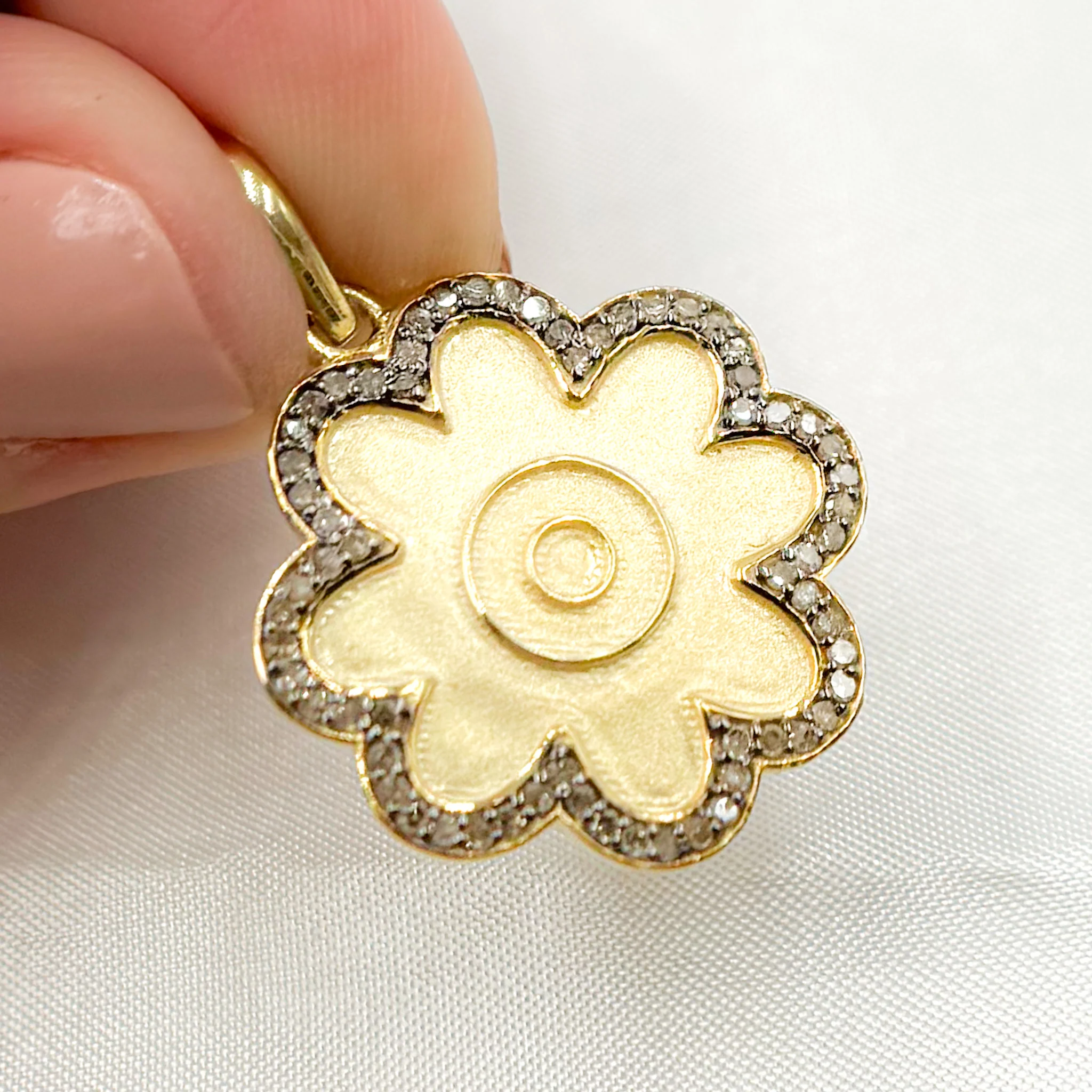 DP648. Diamond Sterling Silver Flower Pendant - Image 2