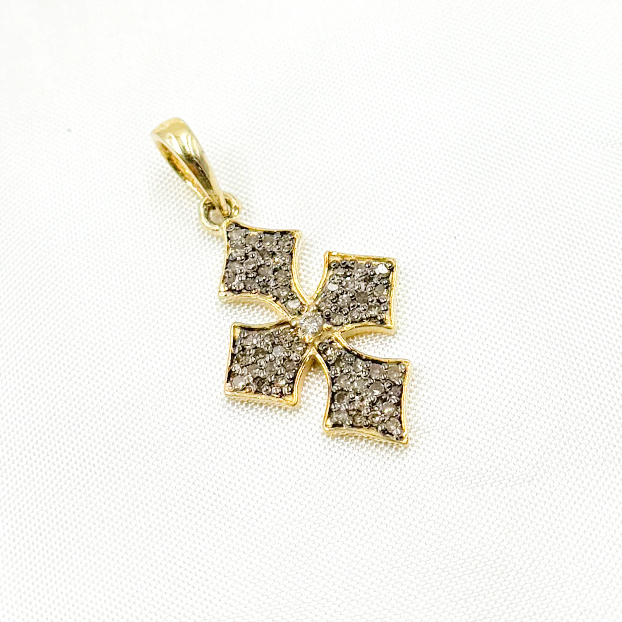 DP693. Diamond Sterling Silver Cross Pendant - Image 4
