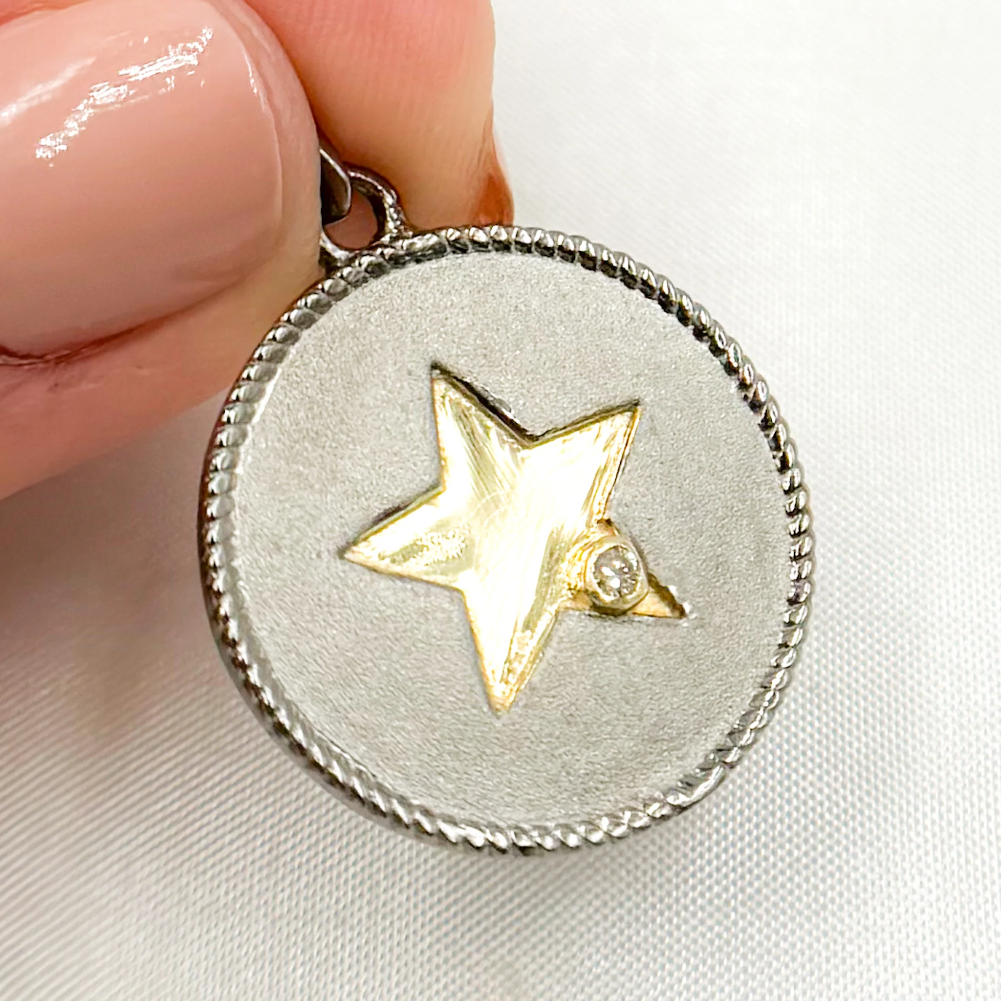DP794. Diamond Sterling Silver Round Star Pendant - Image 2