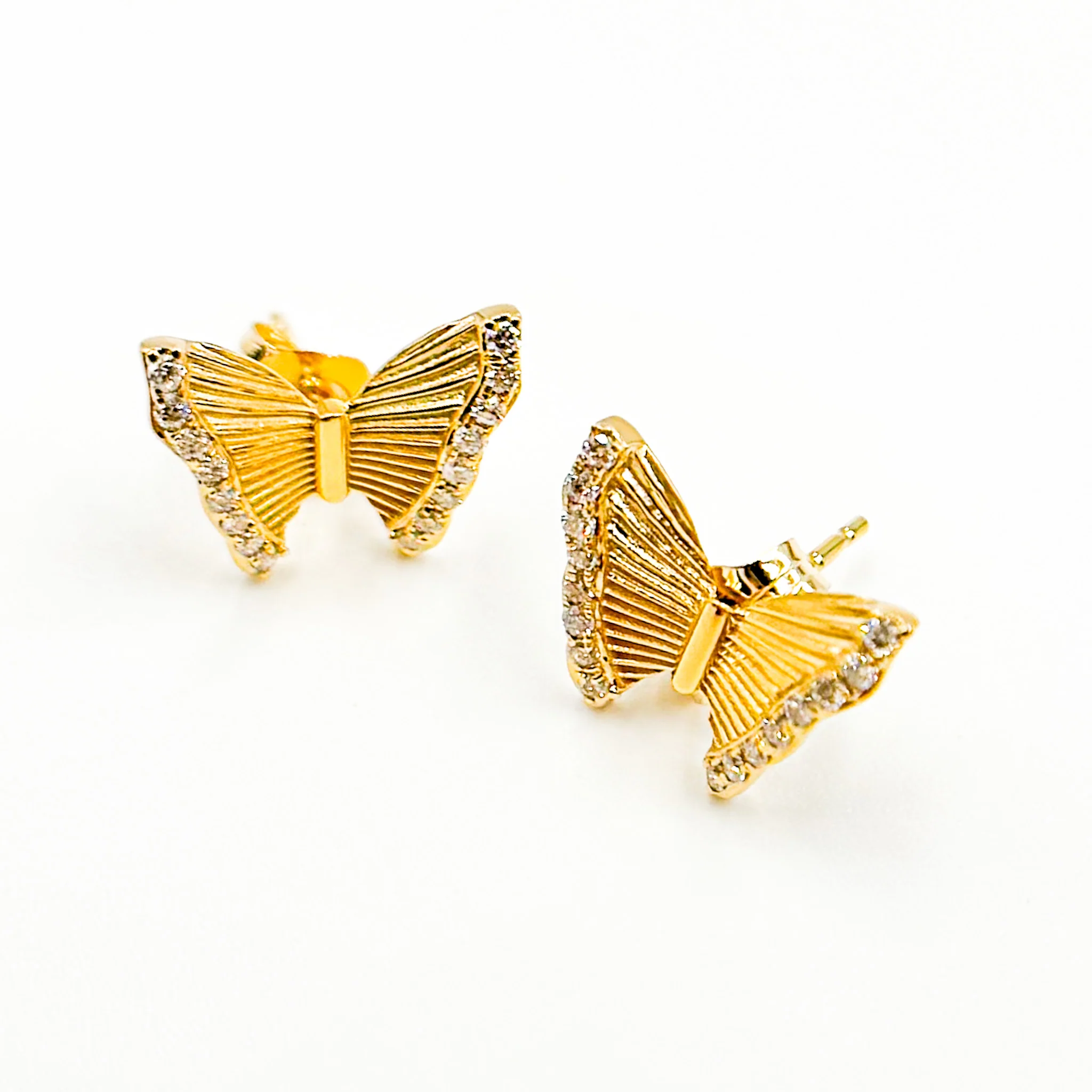 EFC53348. 14K Solid Gold Diamond Butterfly Studs Earrings - Image 4