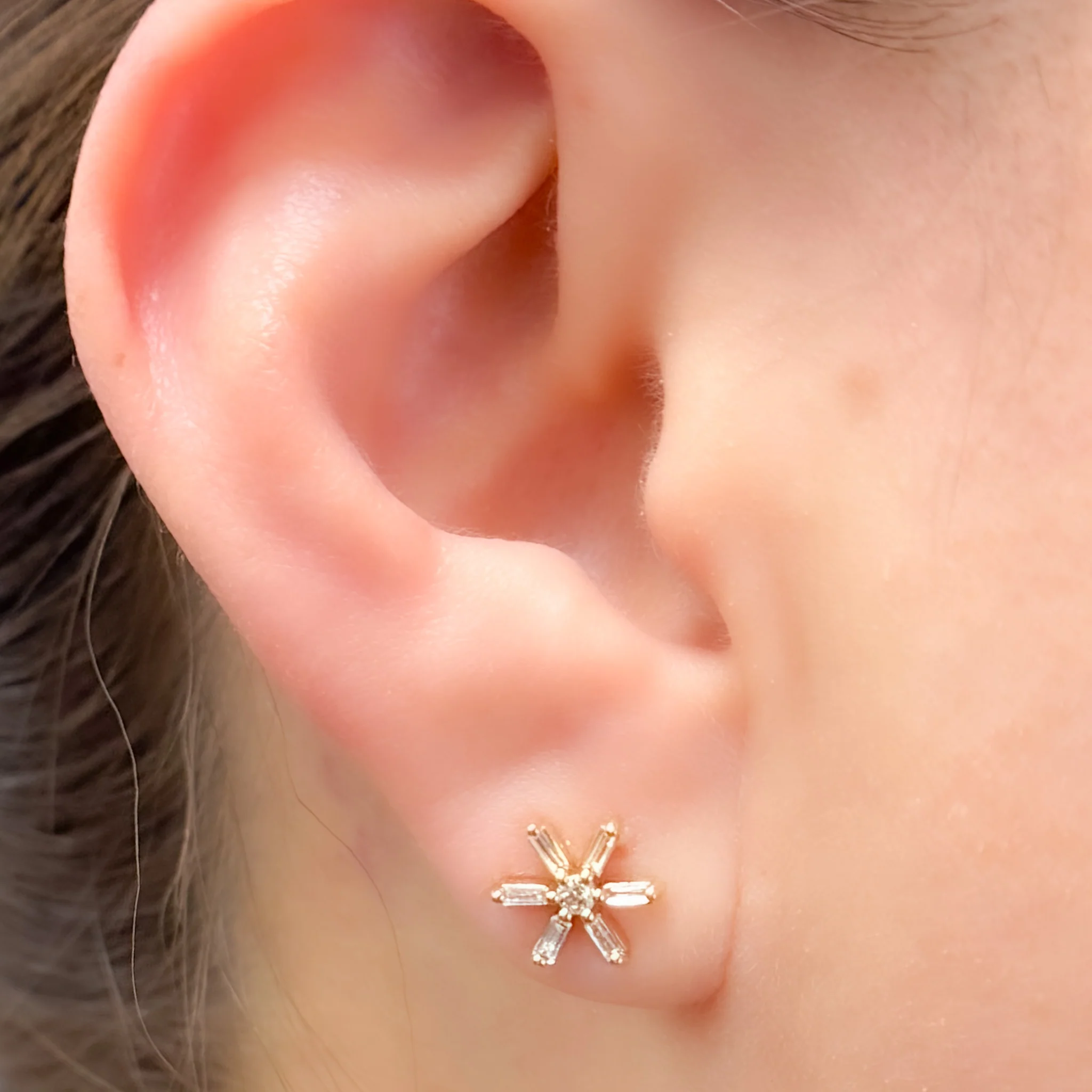 EFD53686. 14K Solid Gold Flower Diamond Studs - Image 3