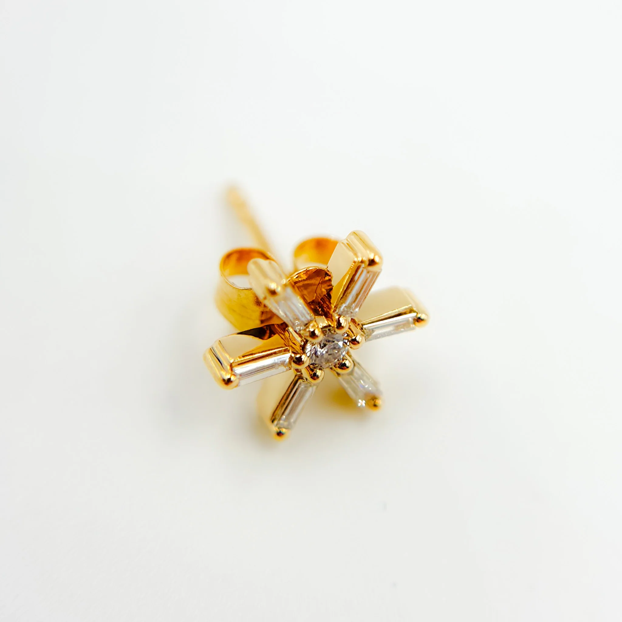 EFD53686. 14K Solid Gold Flower Diamond Studs - Image 7