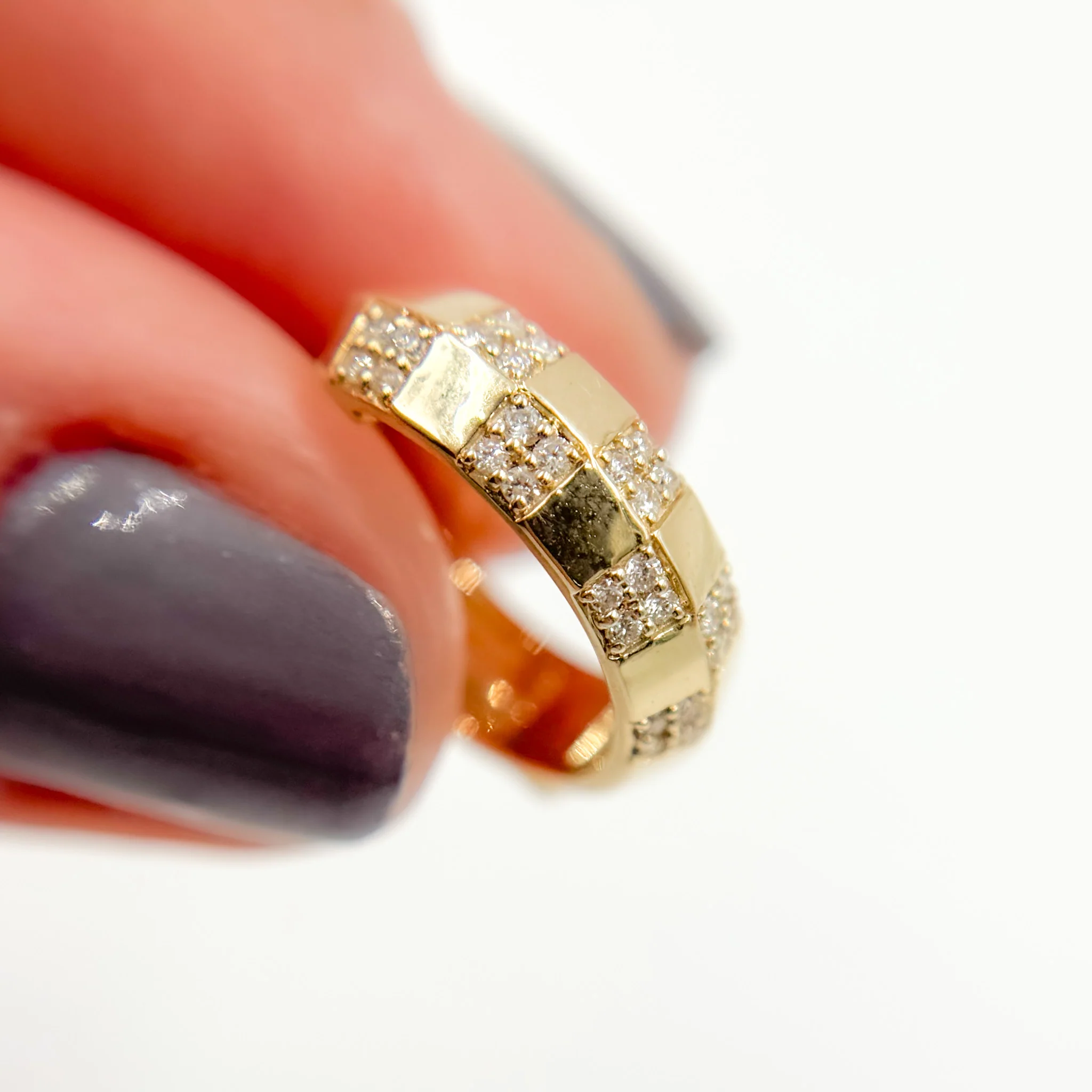 EHE57403. 14K Solid Gold Diamond Fancy Round Hoop - Image 4
