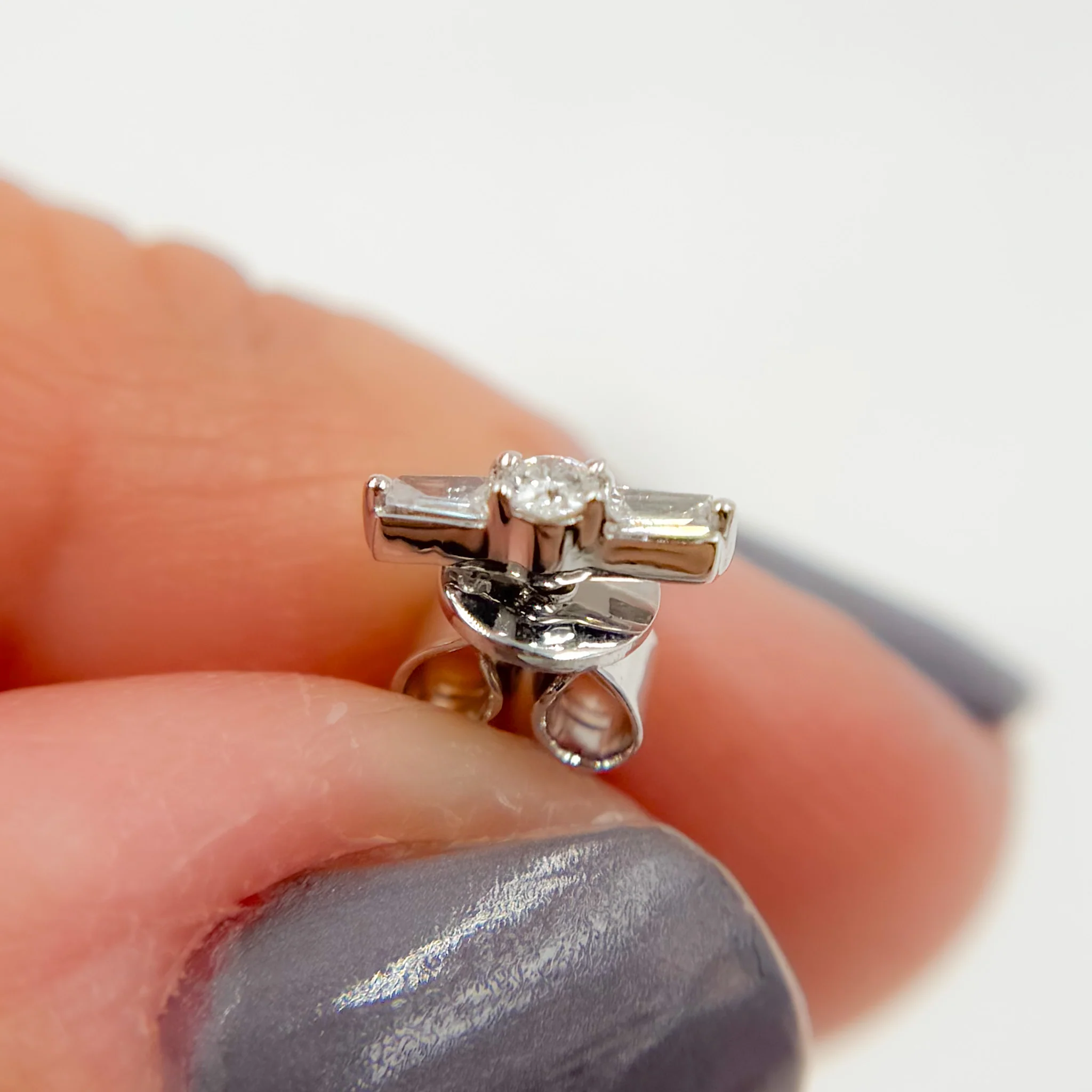 ER421062. 14K Solid Gold Diamond Bar Studs - Image 3