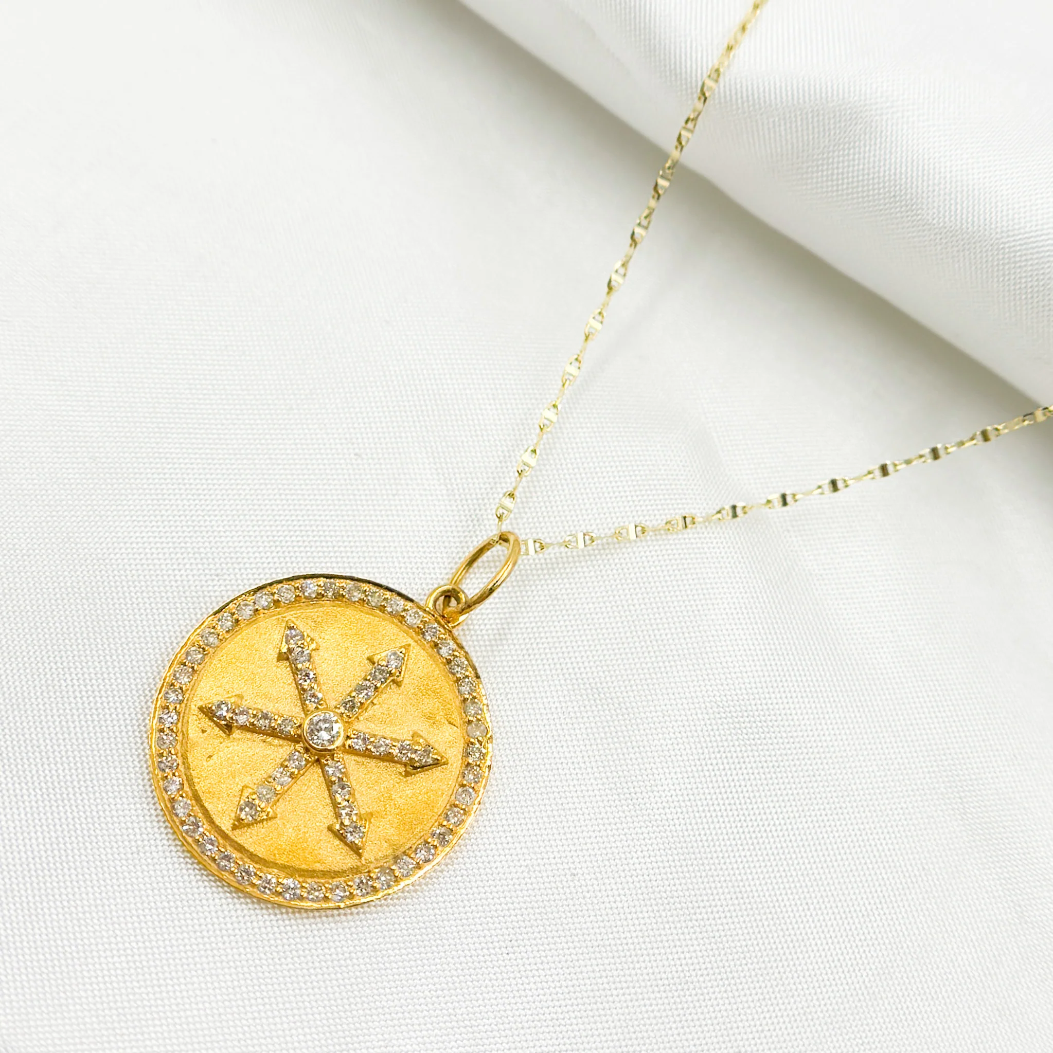 14K Gold Charm Circle Pendant with Diamonds. GDP272 - Image 4