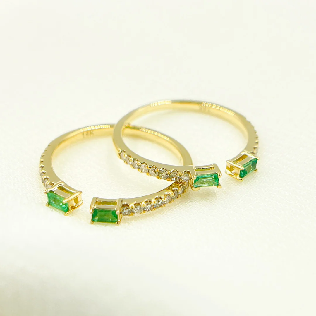 RFC17394EM. 14K Solid Gold Diamond & Emerald Ring - Image 3