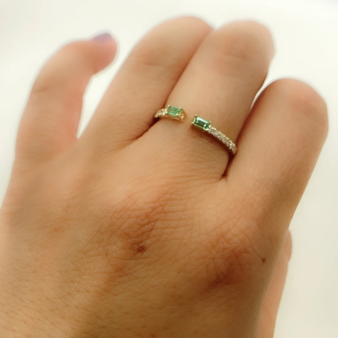 RFC17394EM. 14K Solid Gold Diamond & Emerald Ring - Image 4