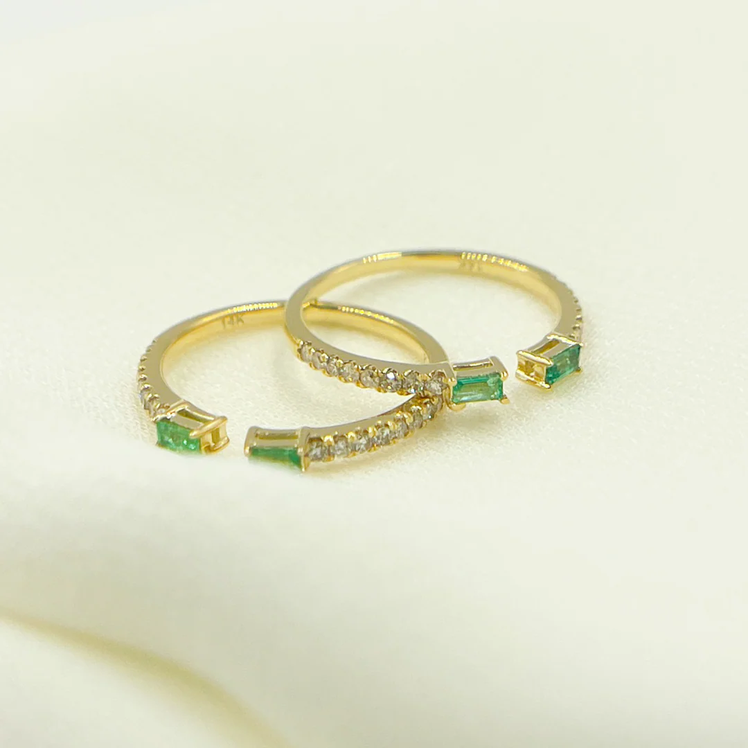 RFC17394EM. 14K Solid Gold Diamond & Emerald Ring - Image 7
